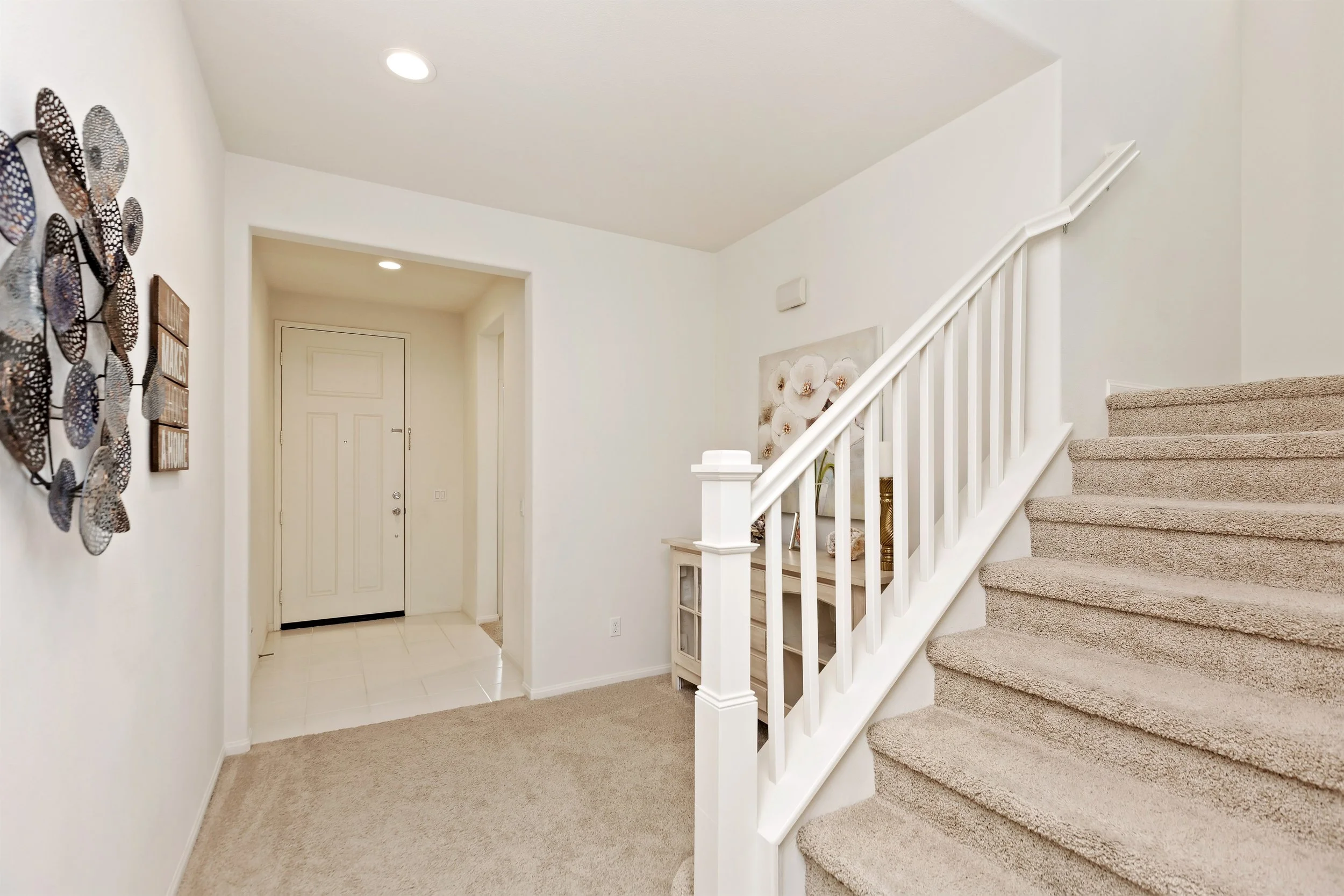 009_Front Entry.jpg