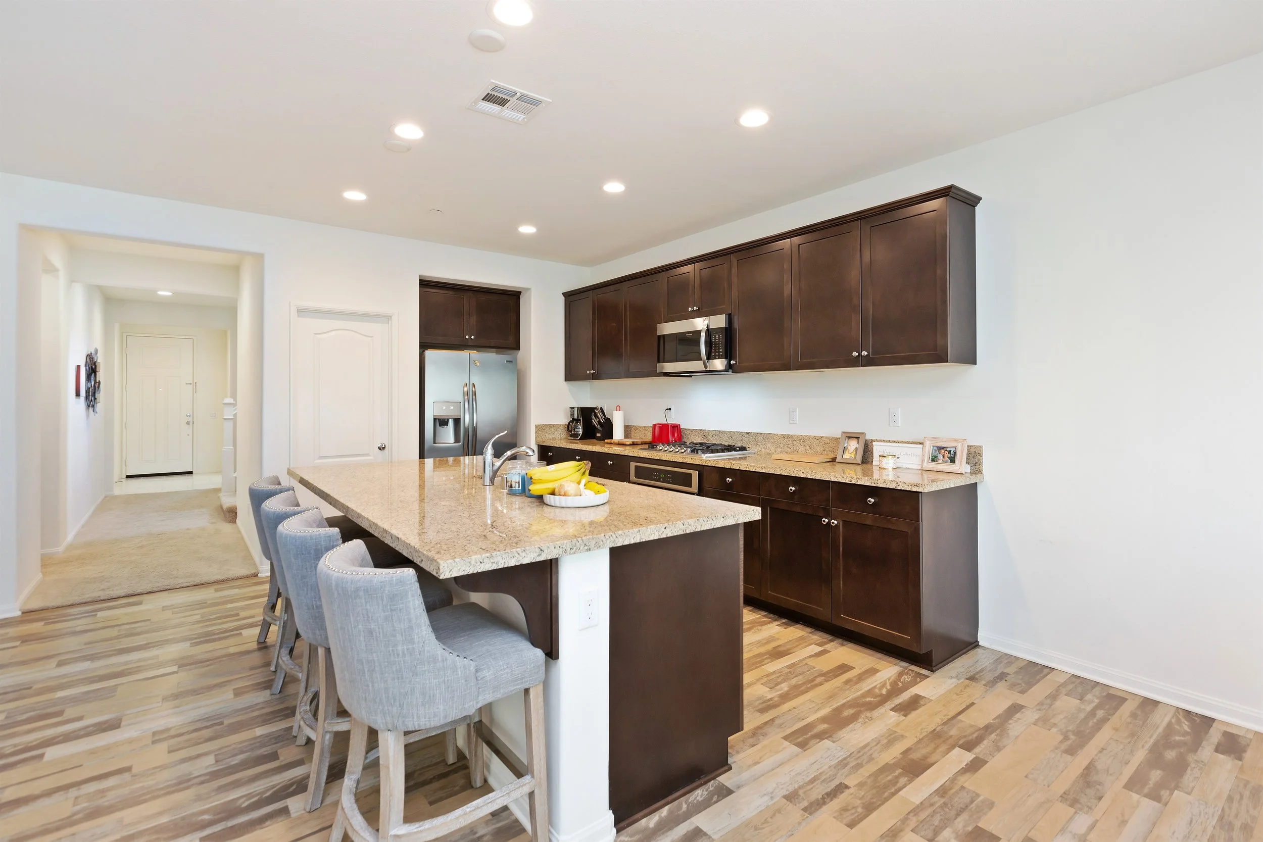 017_Kitchen.jpg