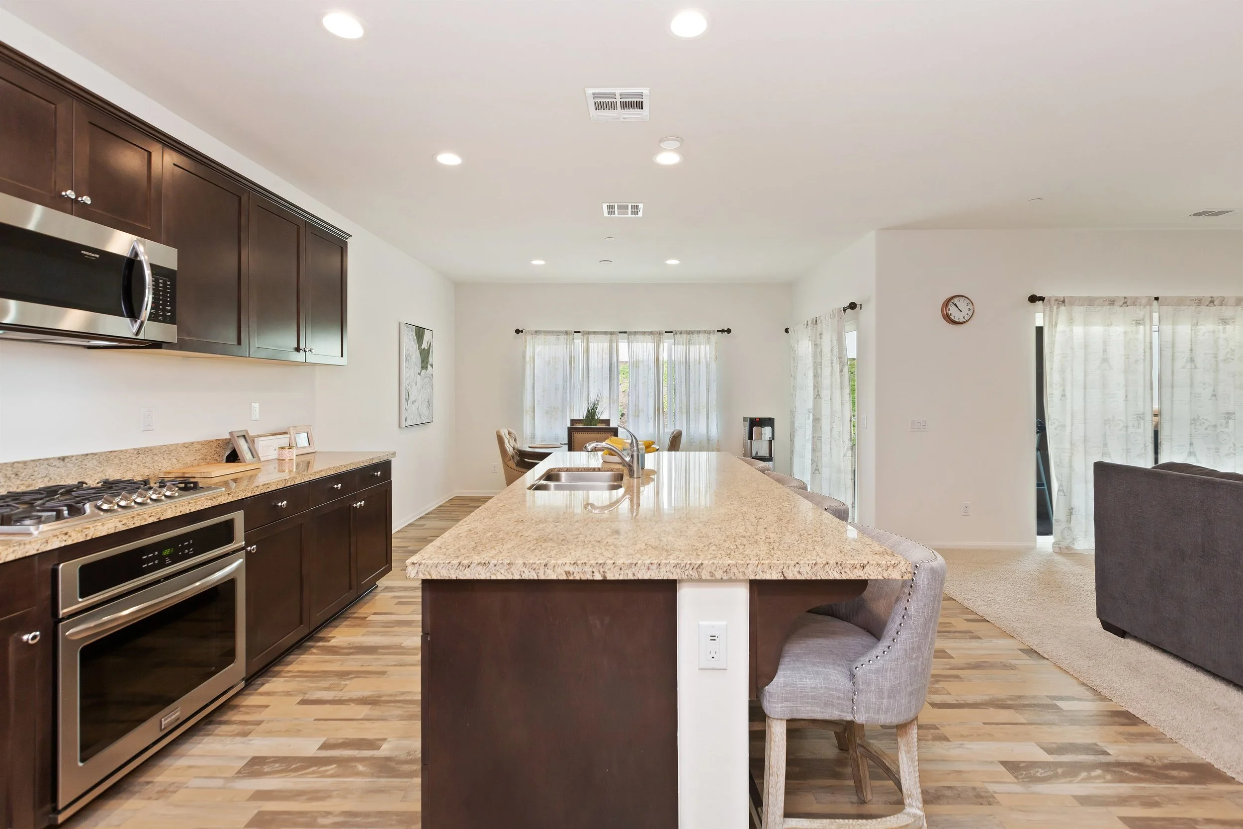 019_Kitchen.jpg
