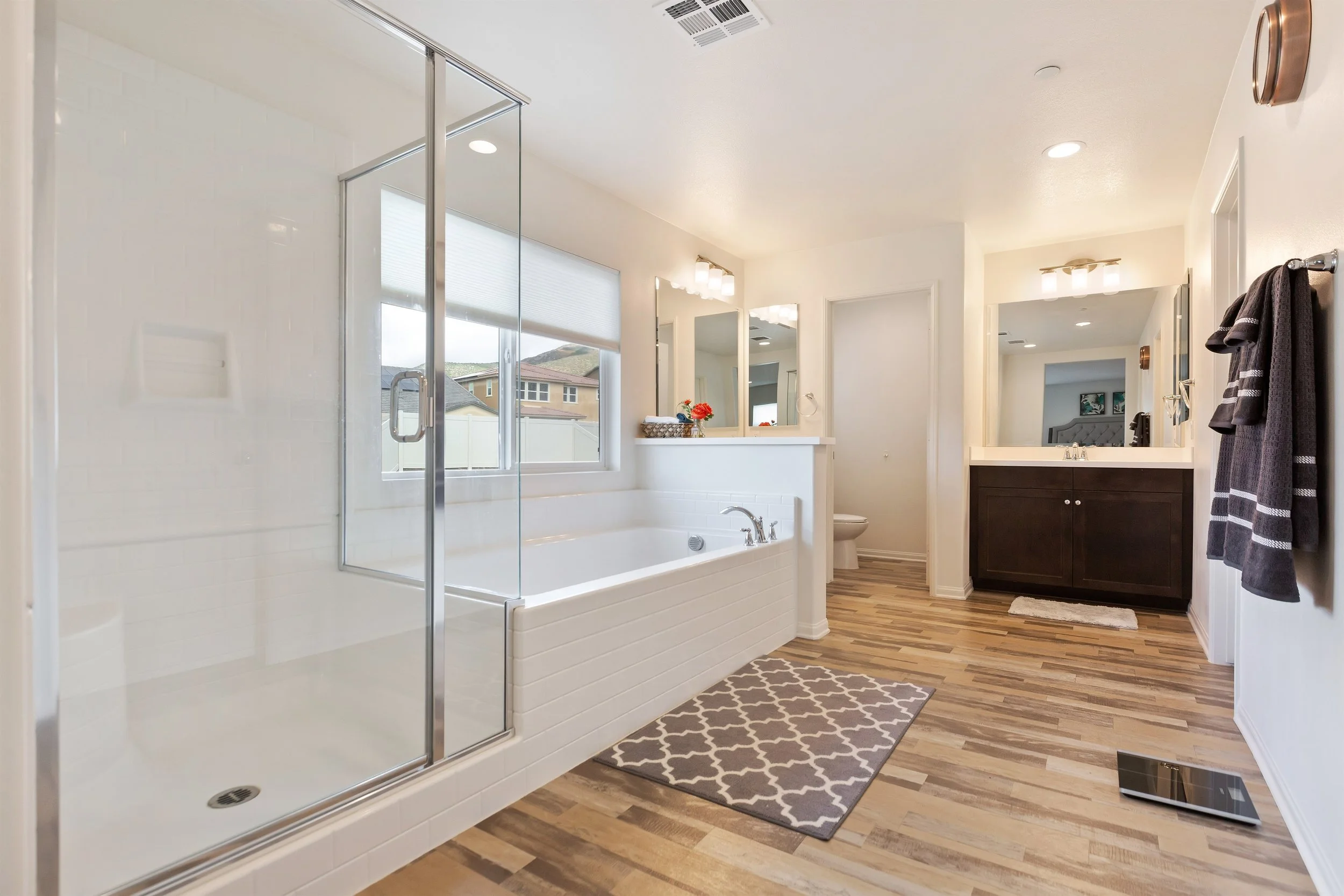 031_Master Bathroom.jpg