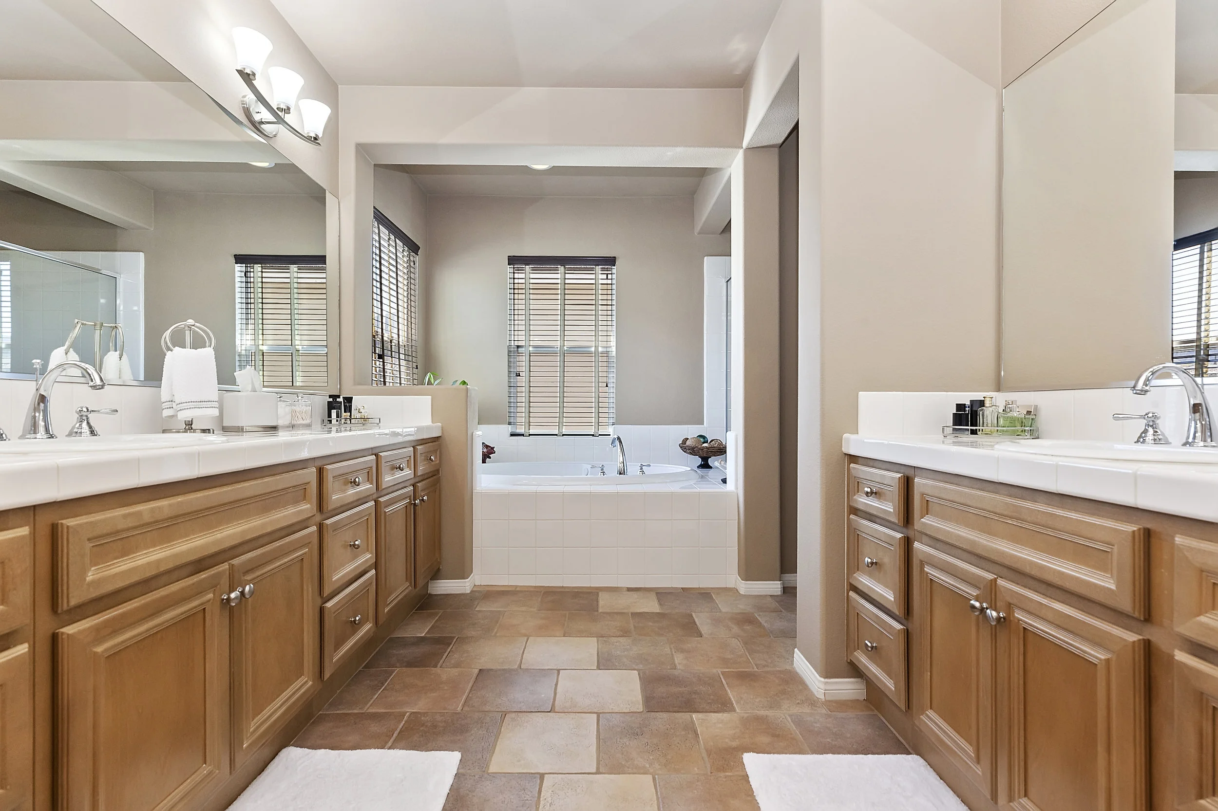 031_Master Bathroom.jpg