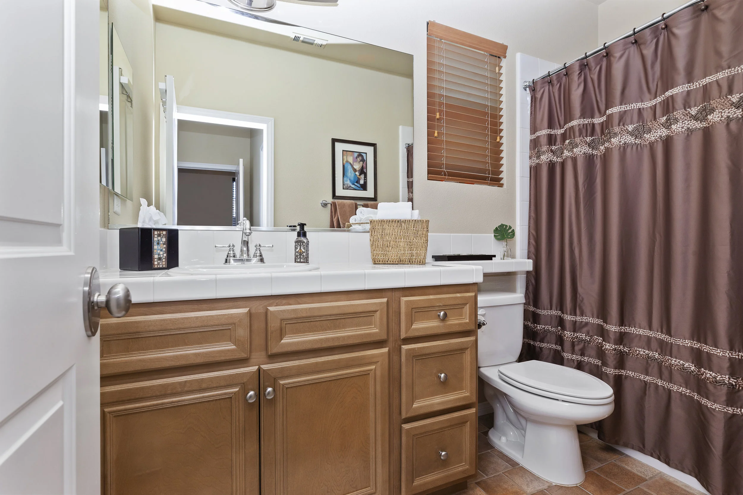 037_Jack & Jill Bath.jpg