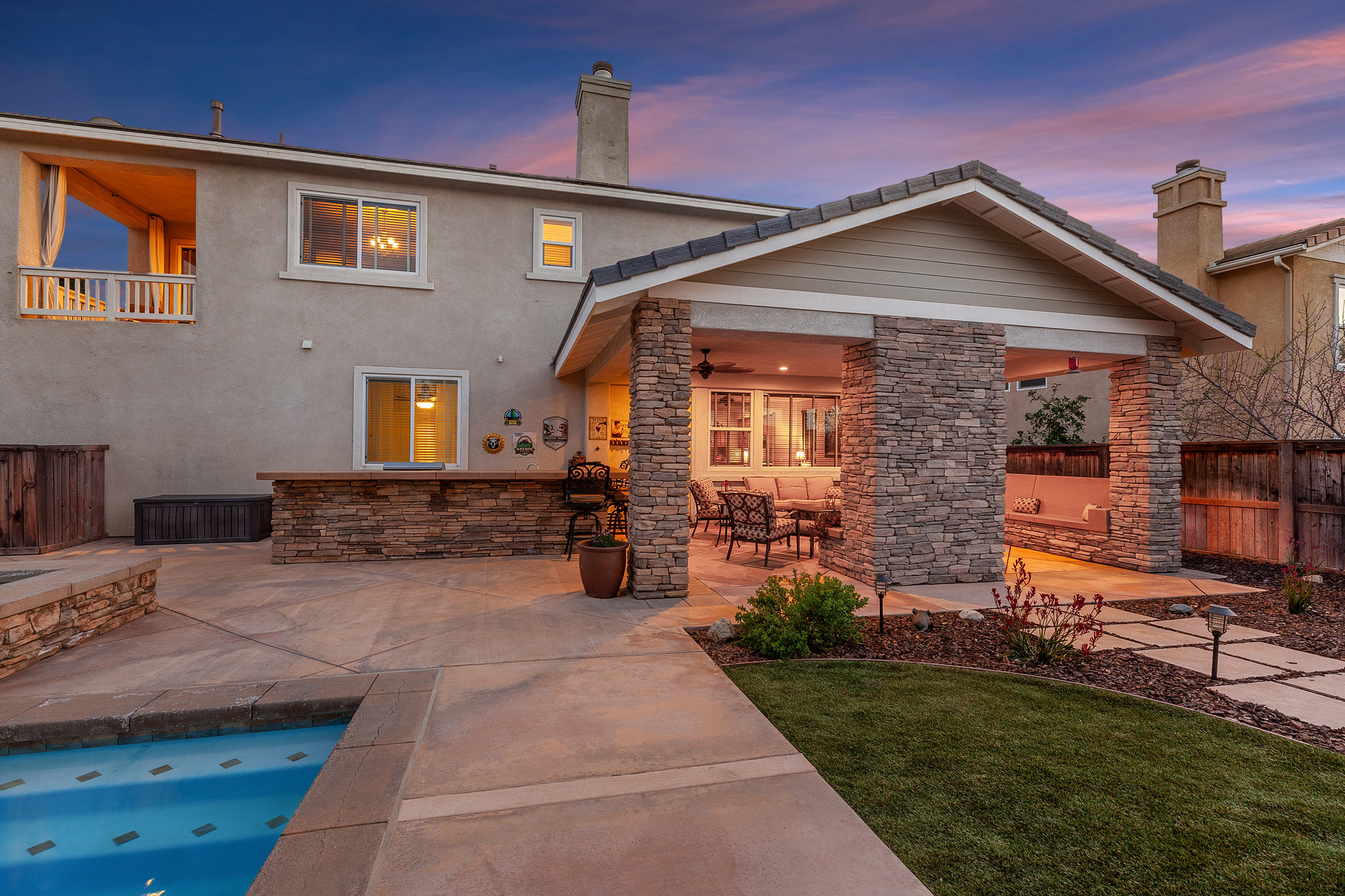 051_Twilight Back View.jpg