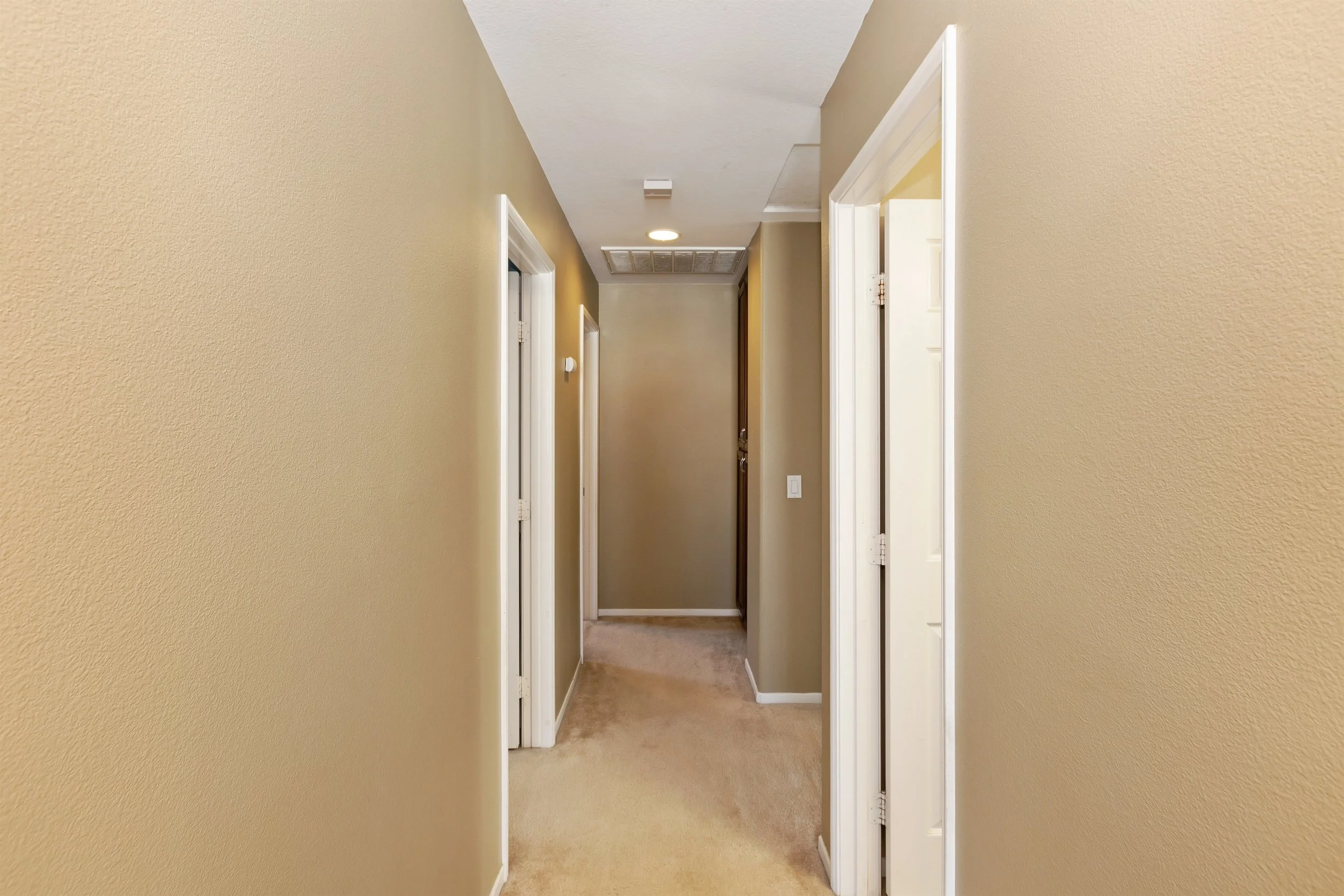 018_Hallway.jpg