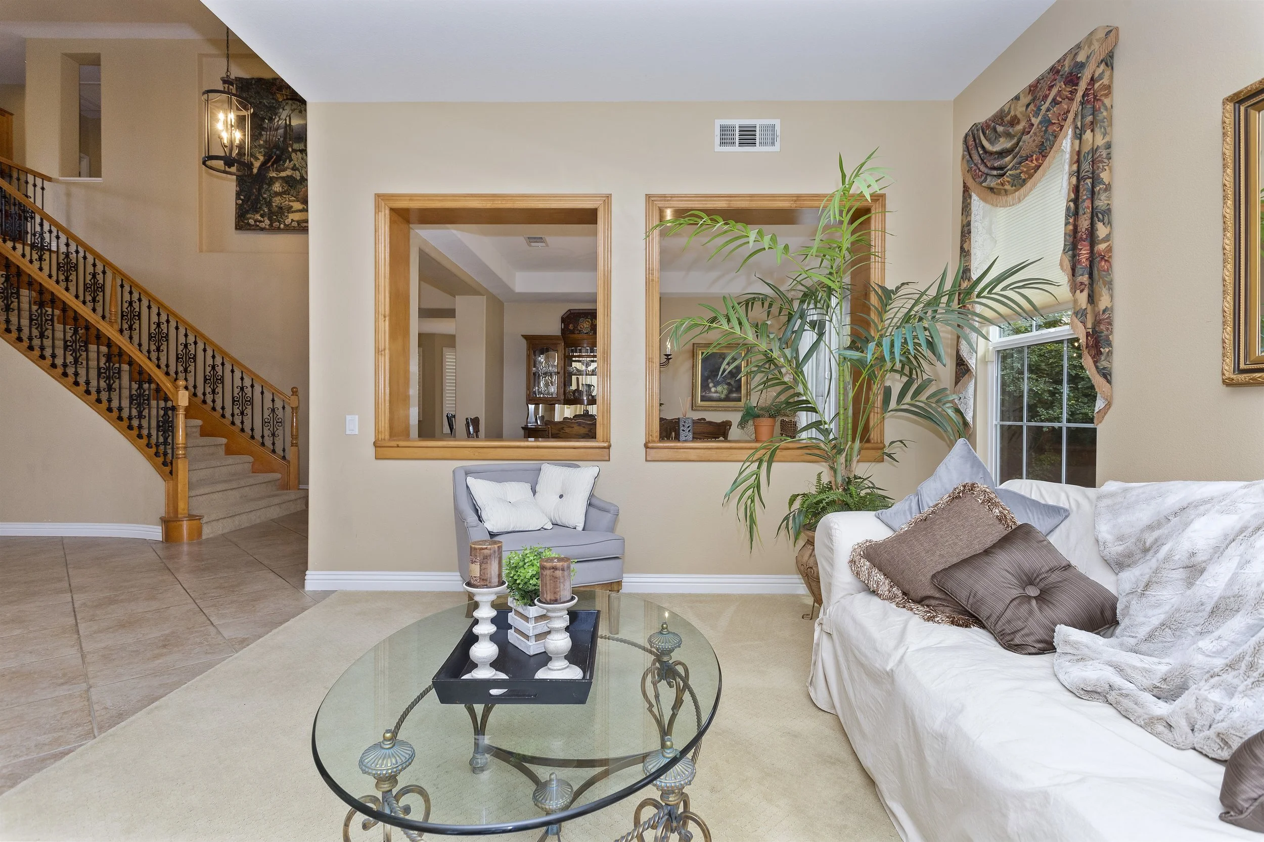 011_Living Room.jpg