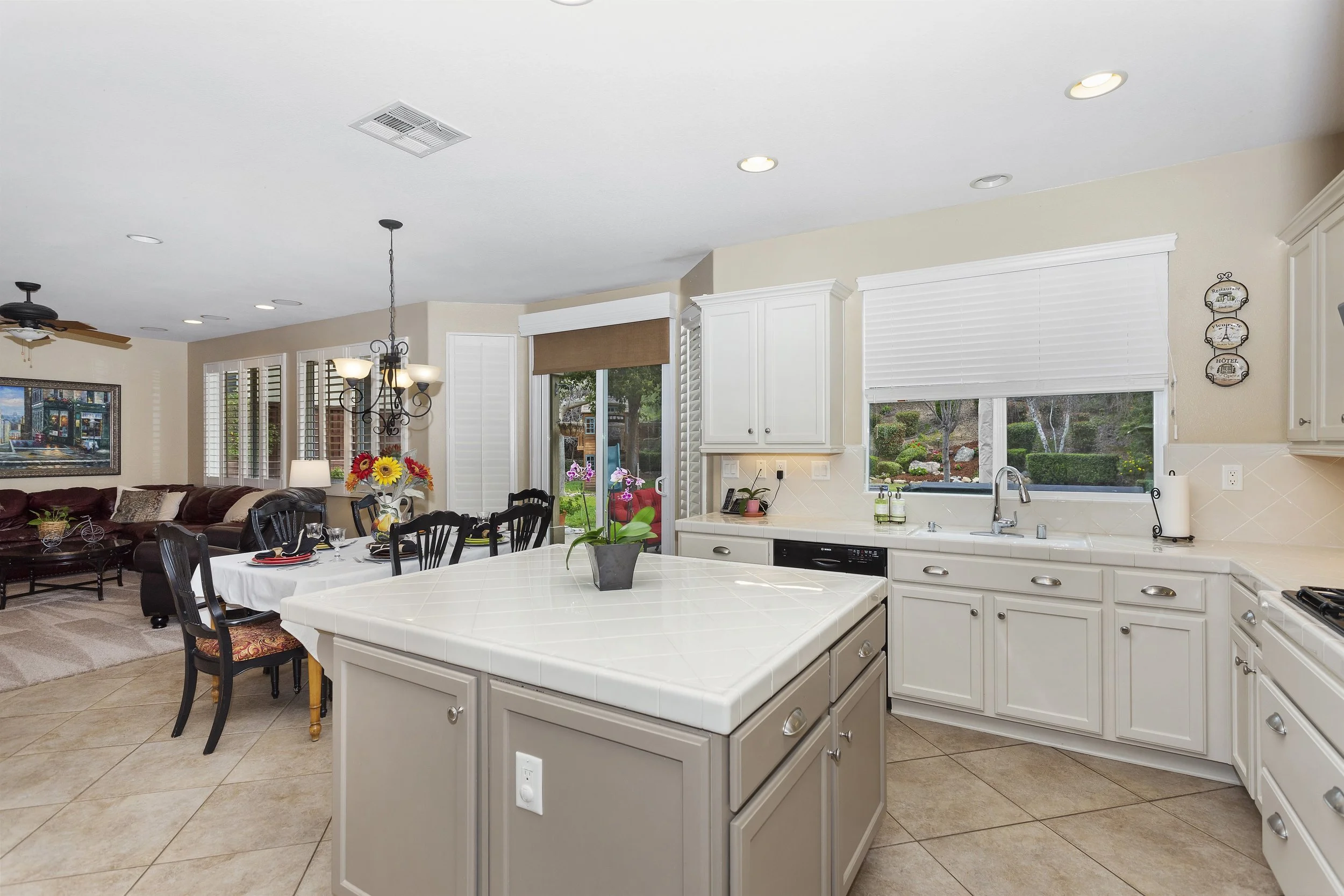 022_Kitchen.jpg