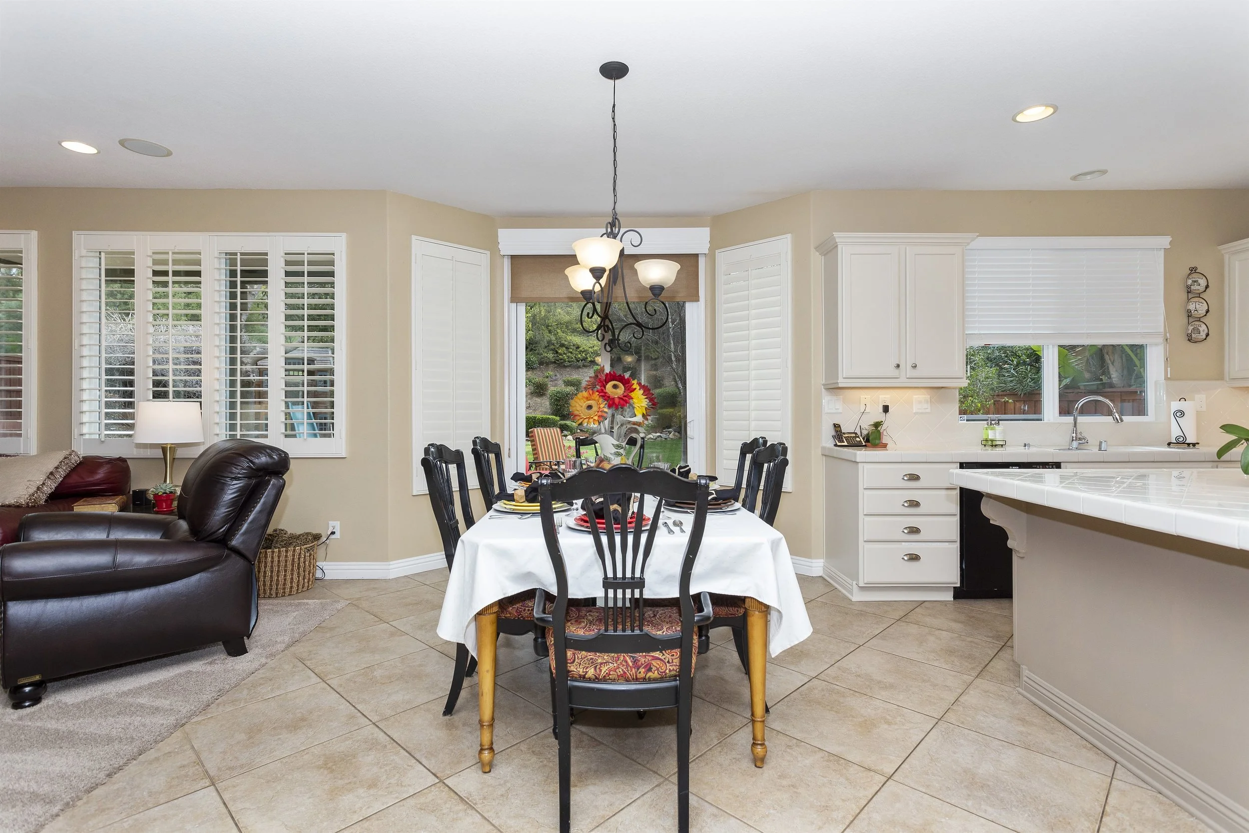 023_Breakfast Area.jpg