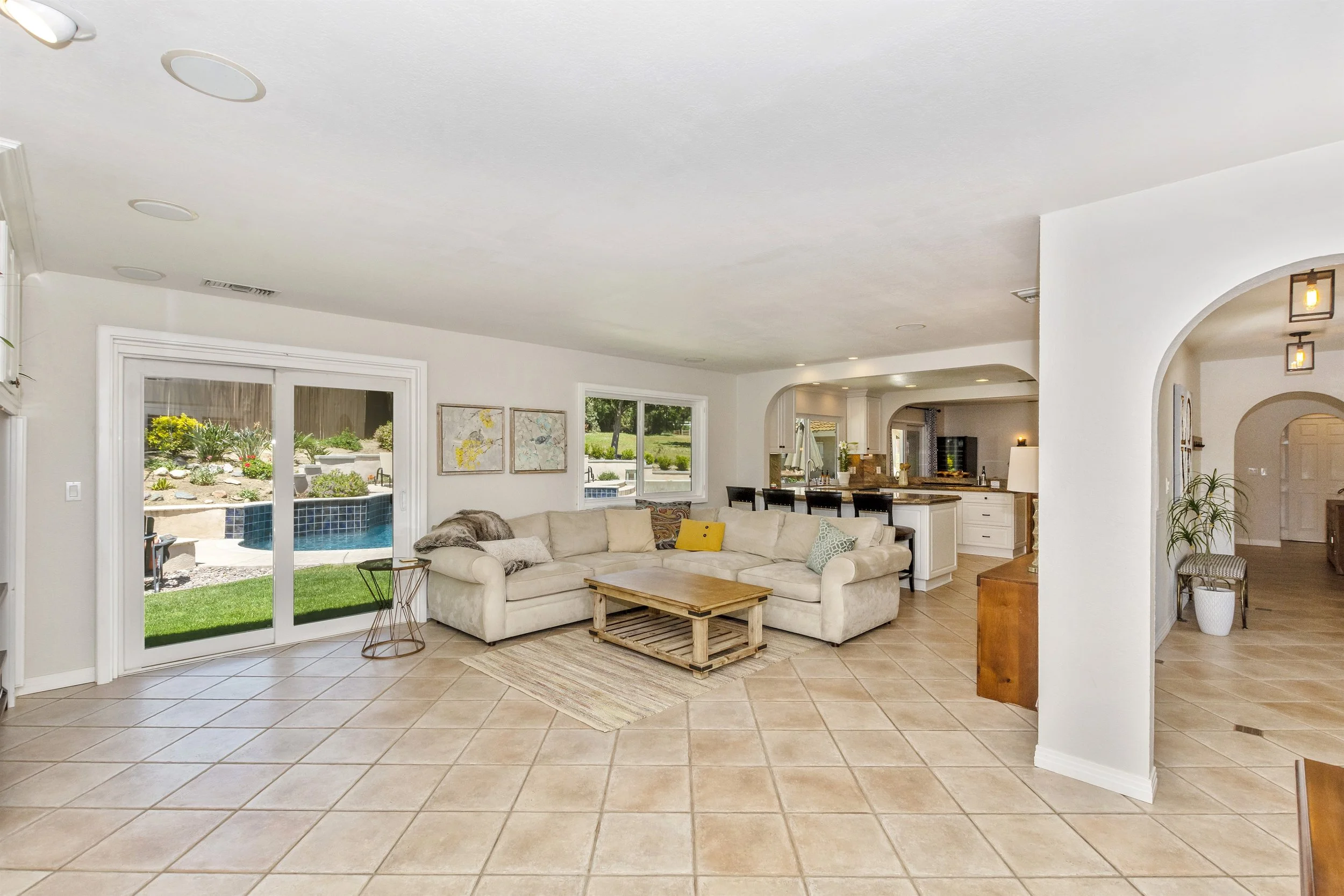 020_Living Room.jpg