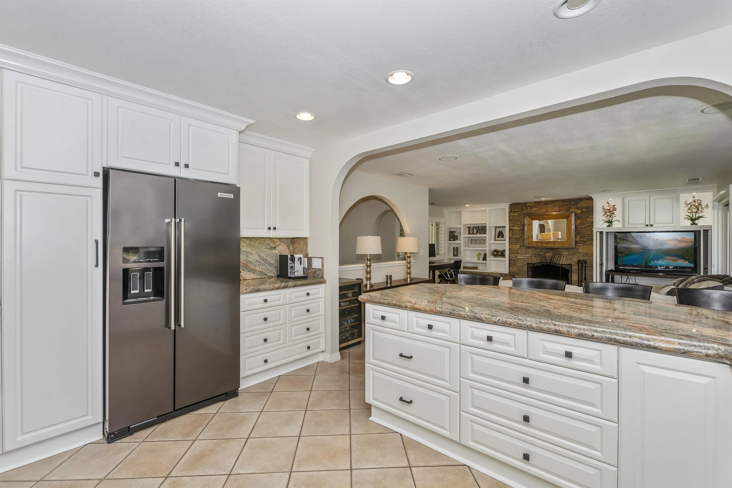 027_Kitchen.jpg