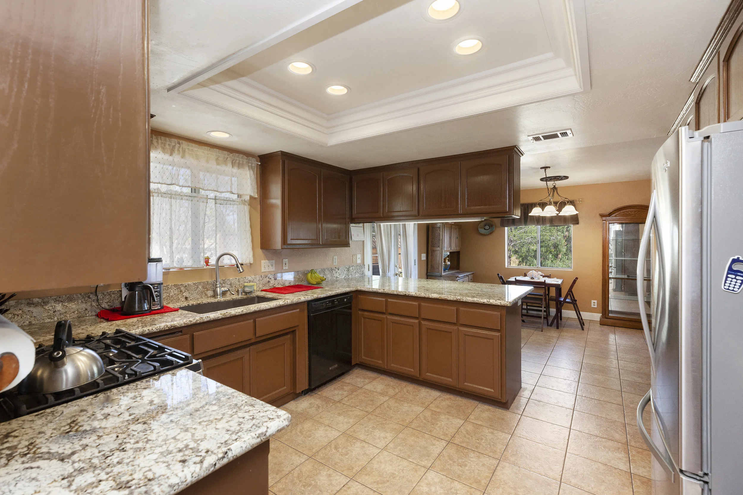 016_Kitchen.jpg