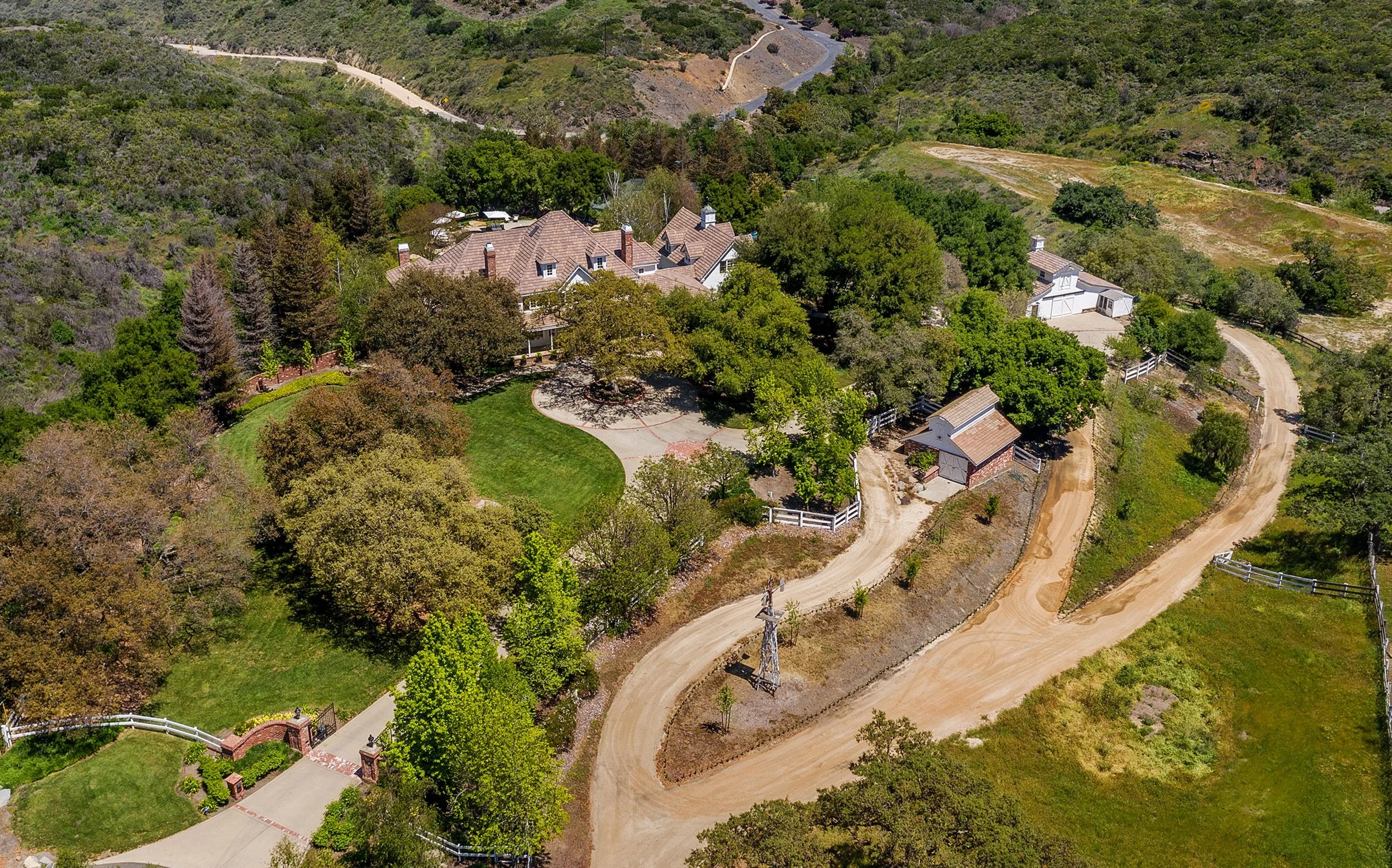 013_Aerial Front View.jpg