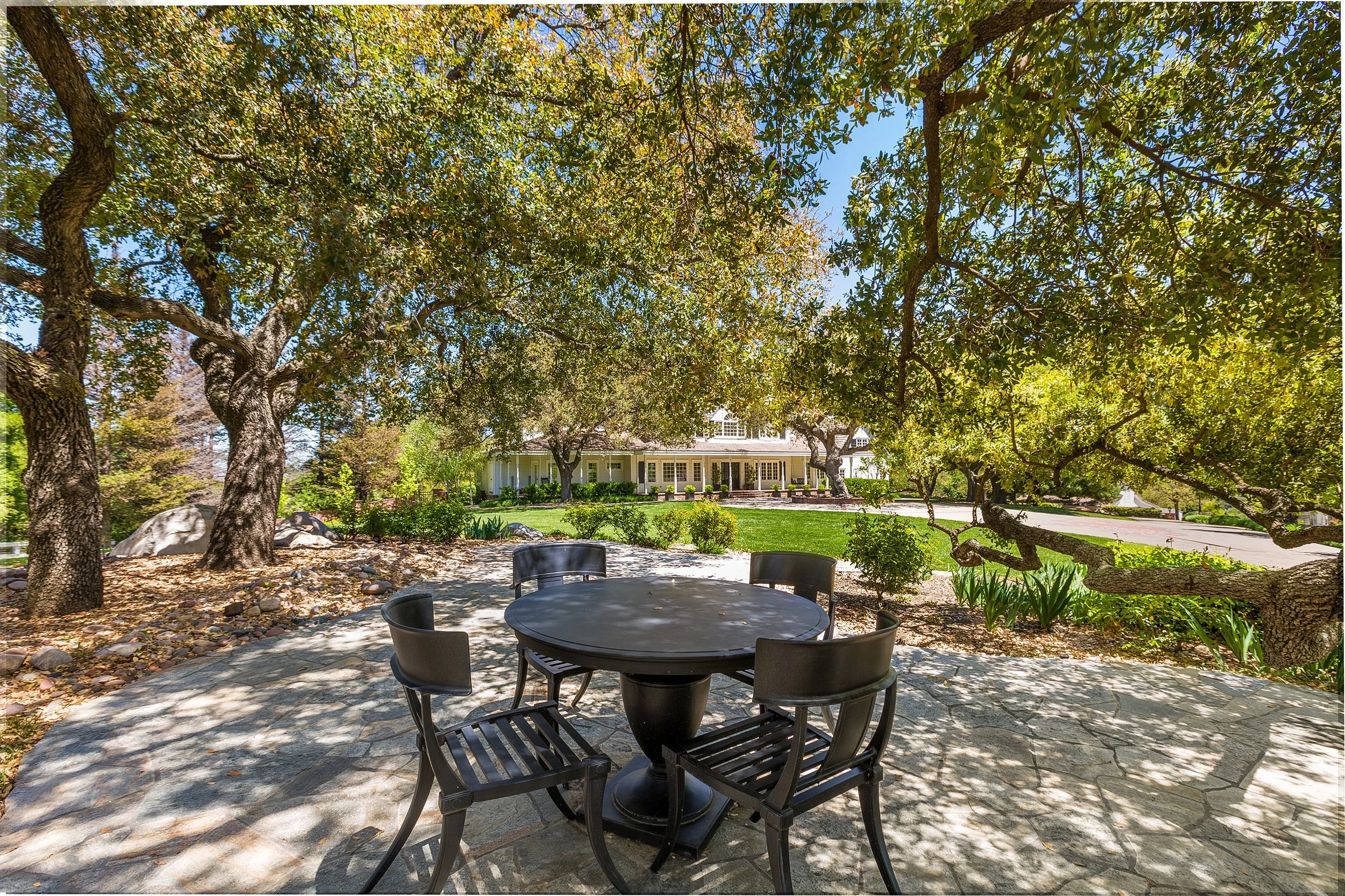 019_Front Patio.jpg