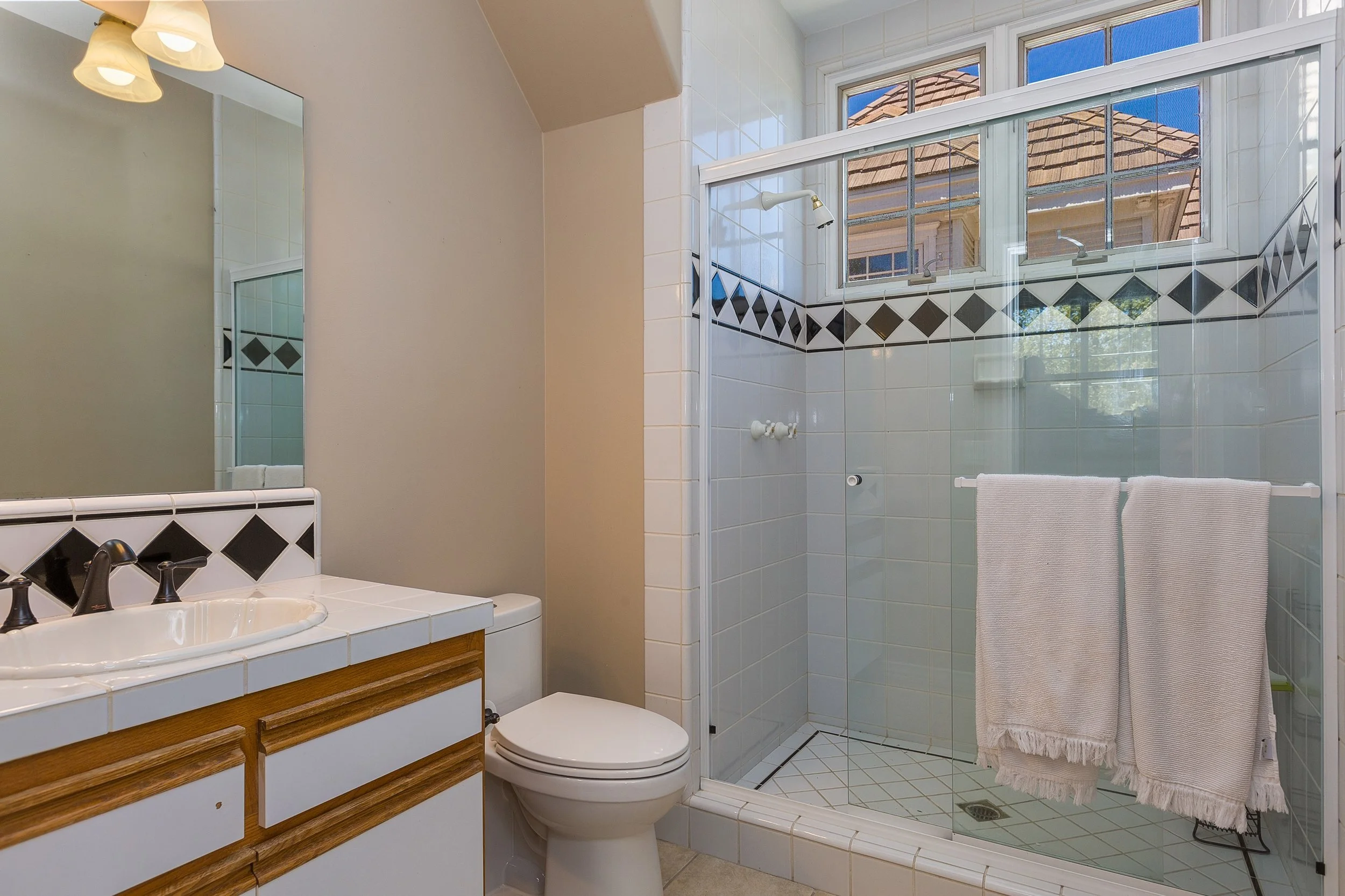 055_ Guest Quarters Bathroom.jpg