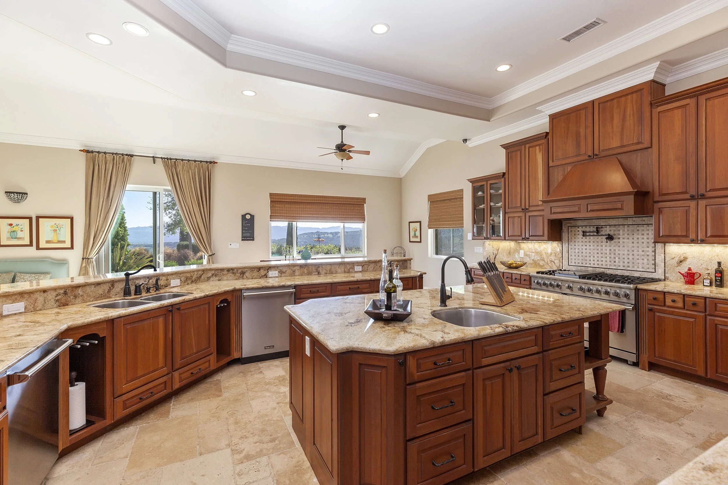 026_Kitchen.jpg