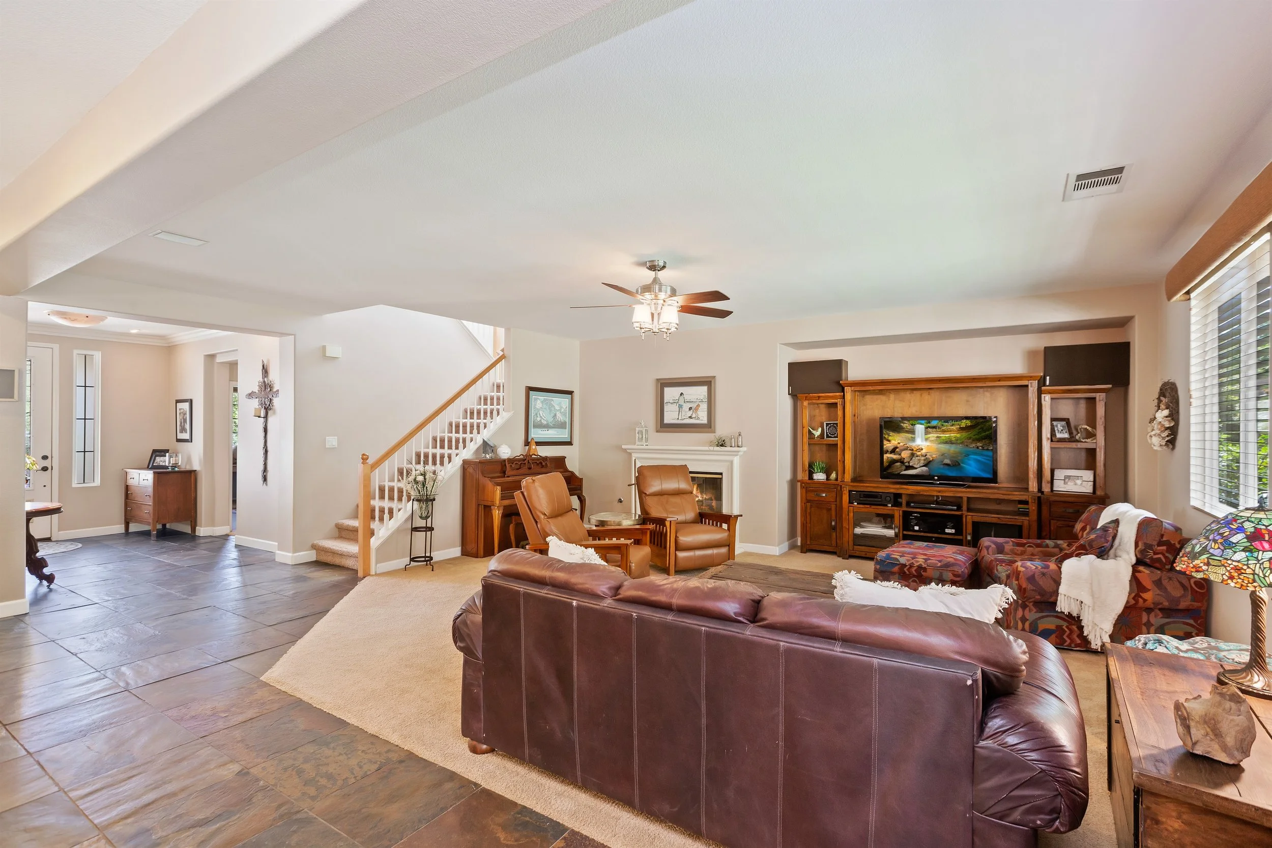 011_Family Room .jpg