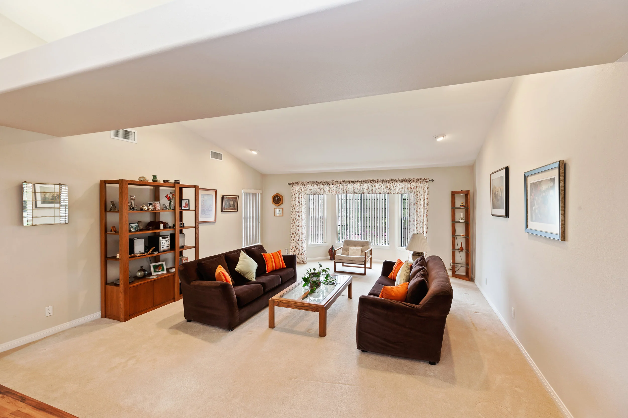 006_Living Room .jpg
