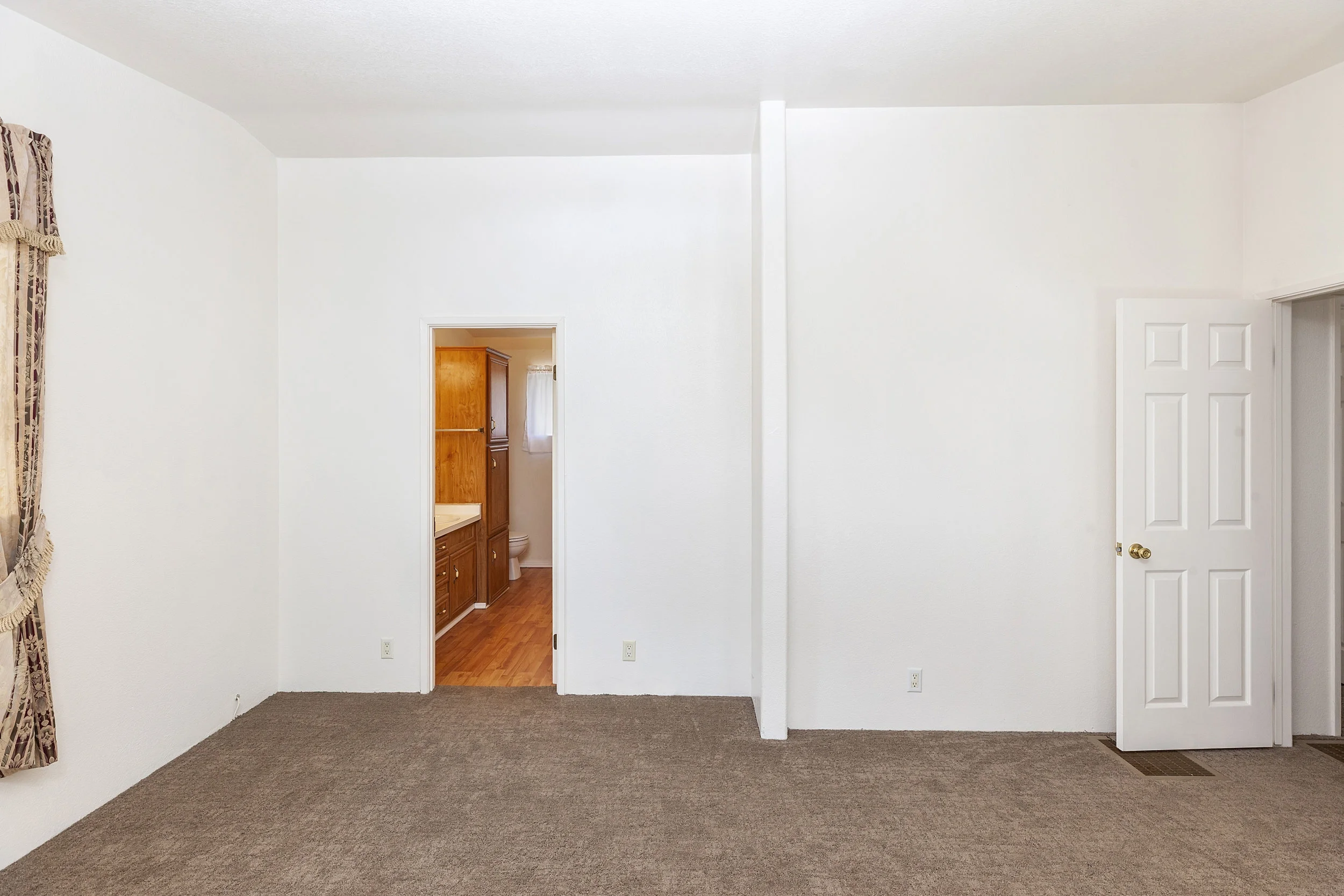 026_Master Bedroom.jpg