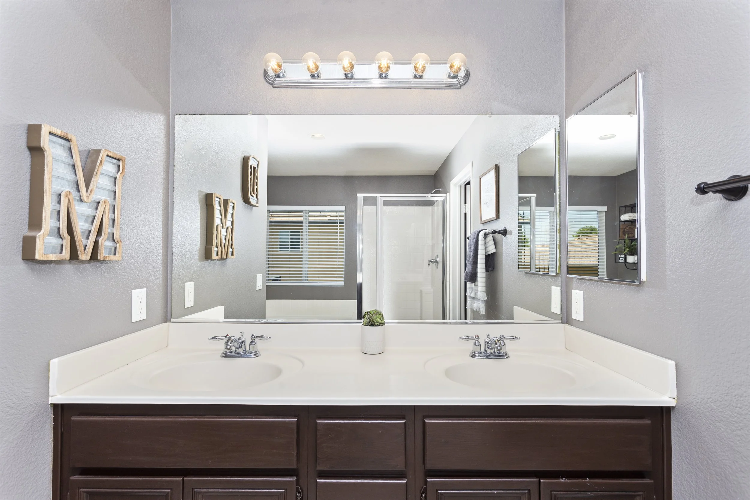 028_Master Bathroom.jpg