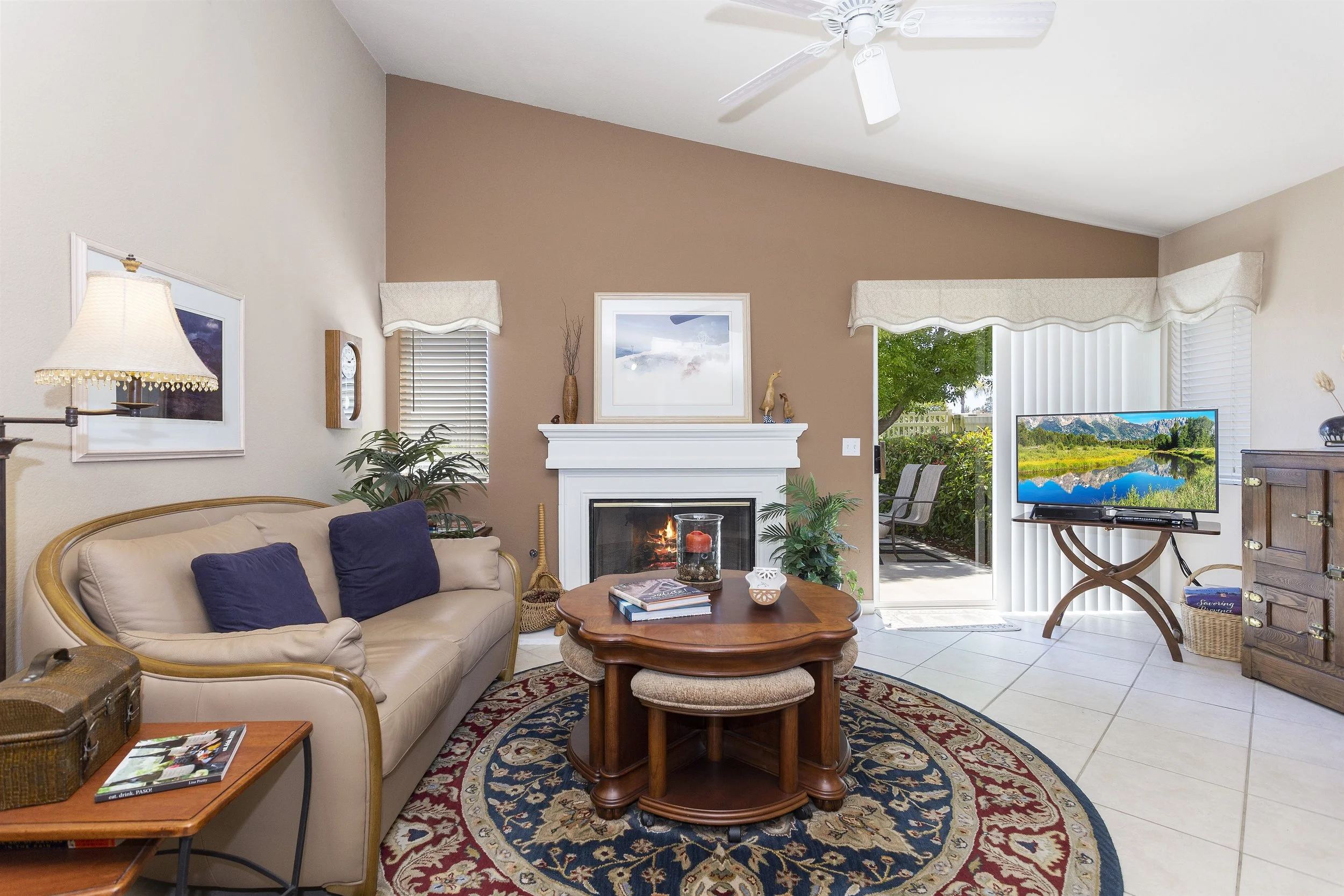 018_Family Room.jpg