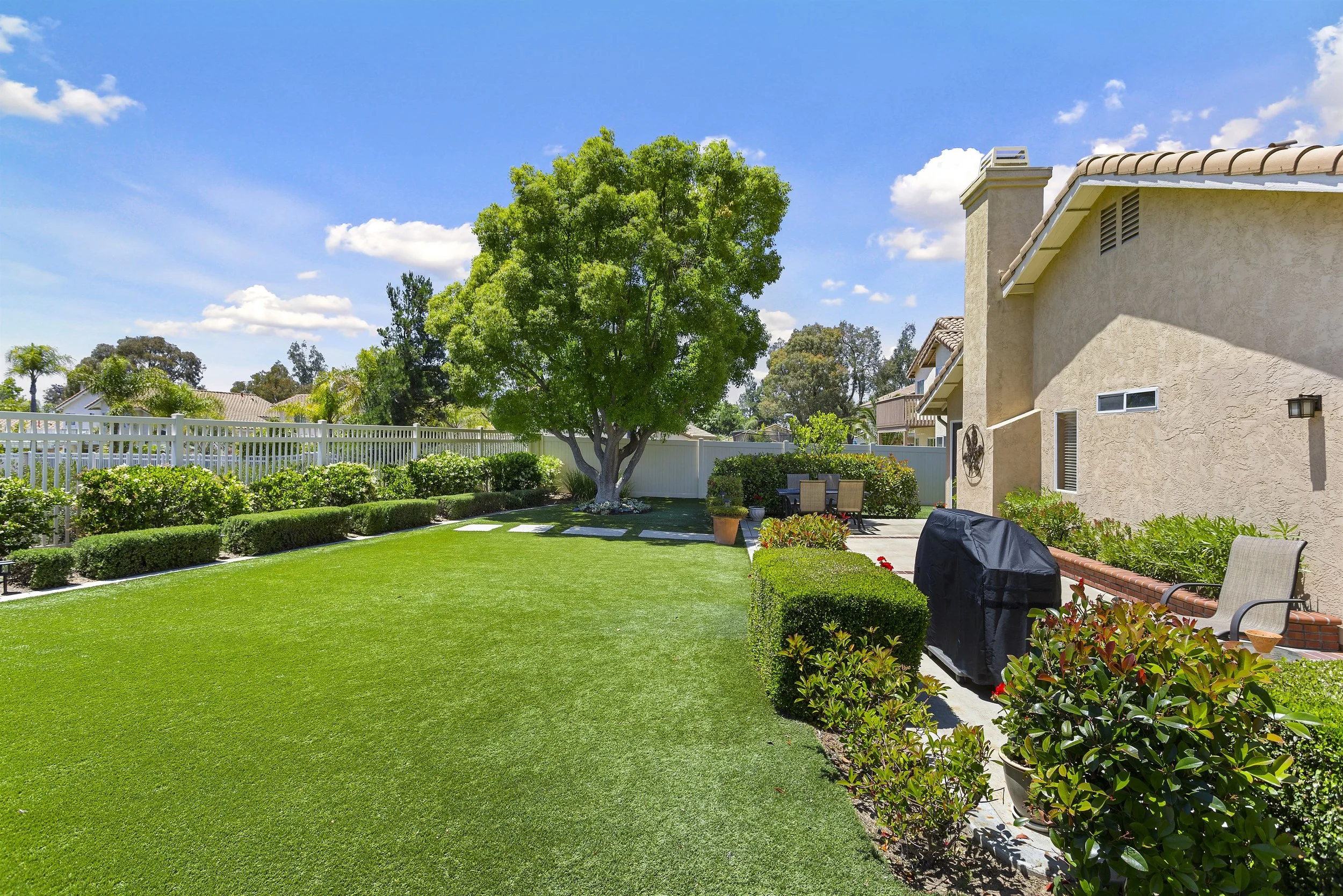 033_Backyard.jpg