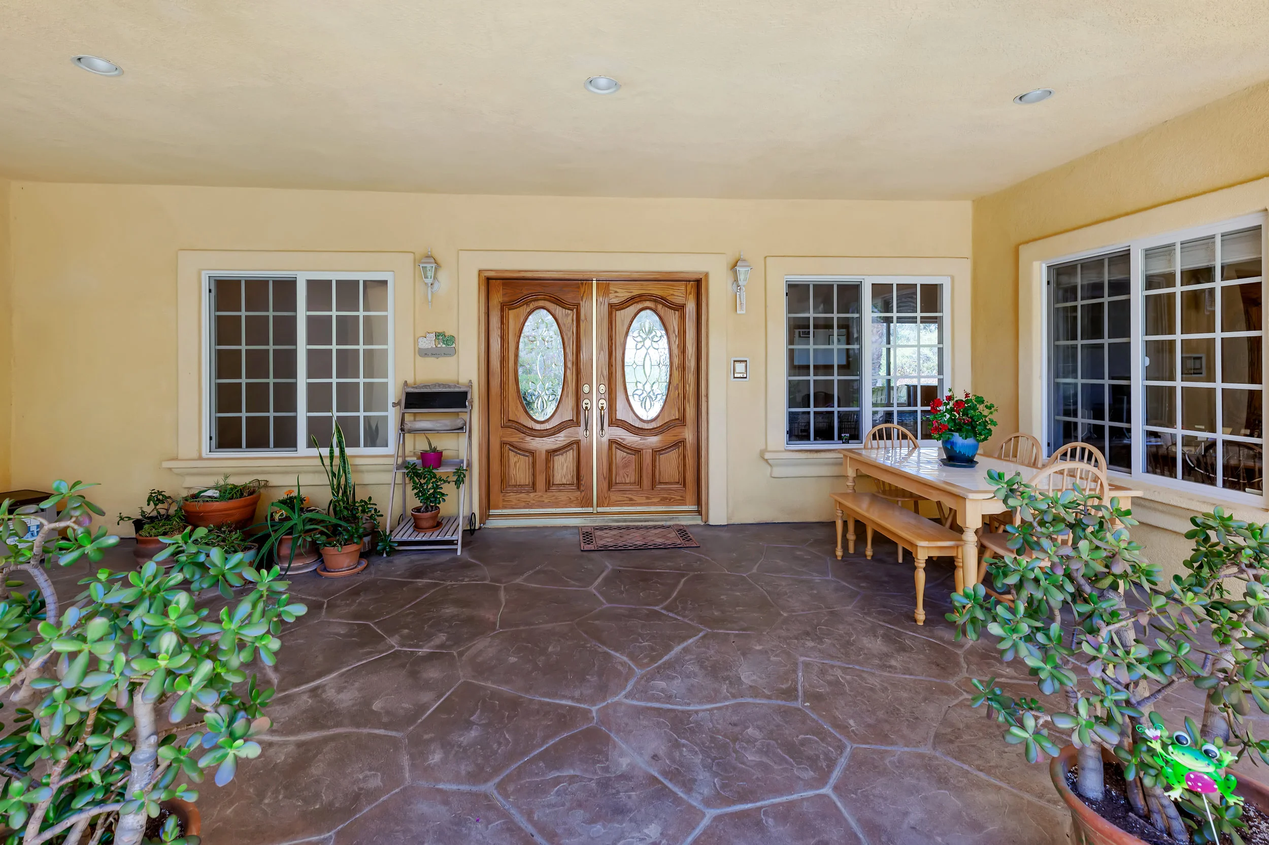 007_Front Porch.jpg