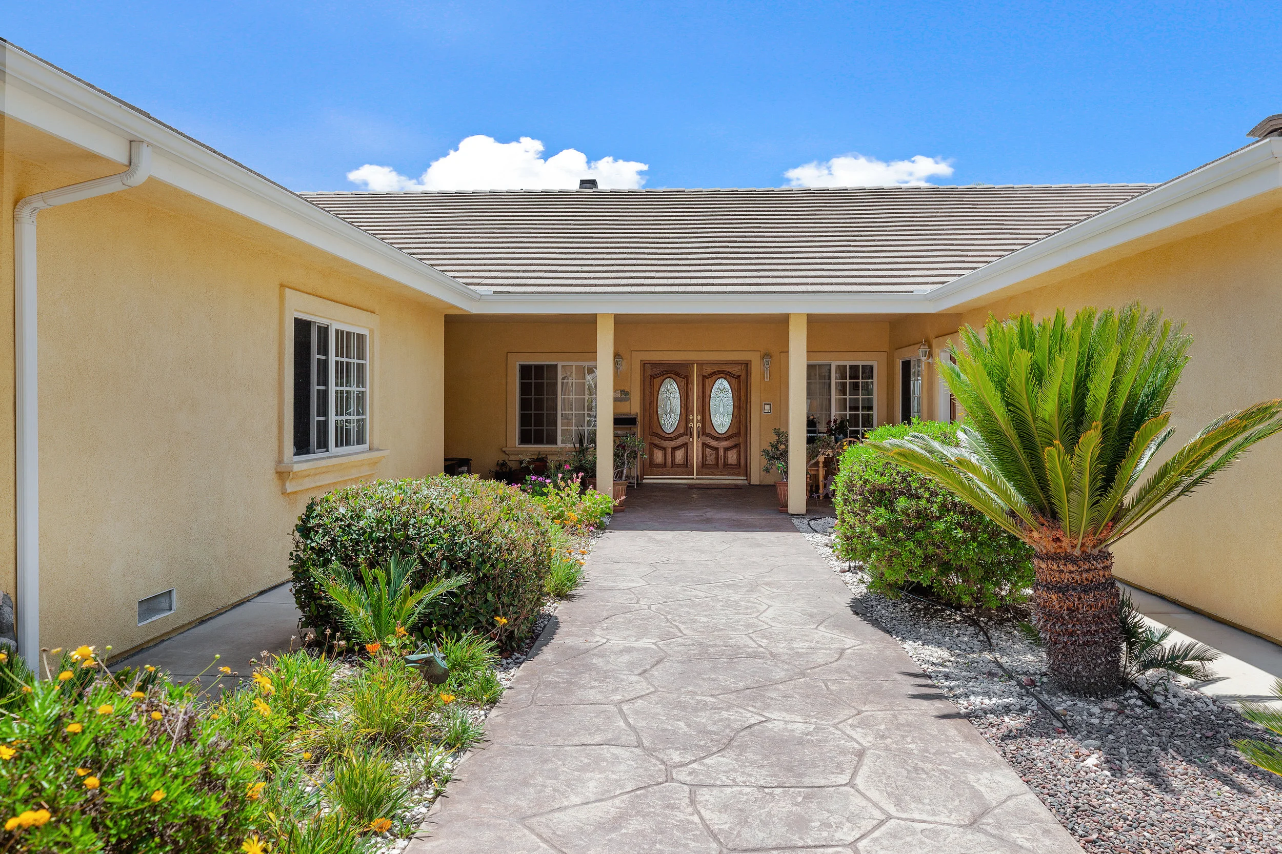 008_Front Entry.jpg