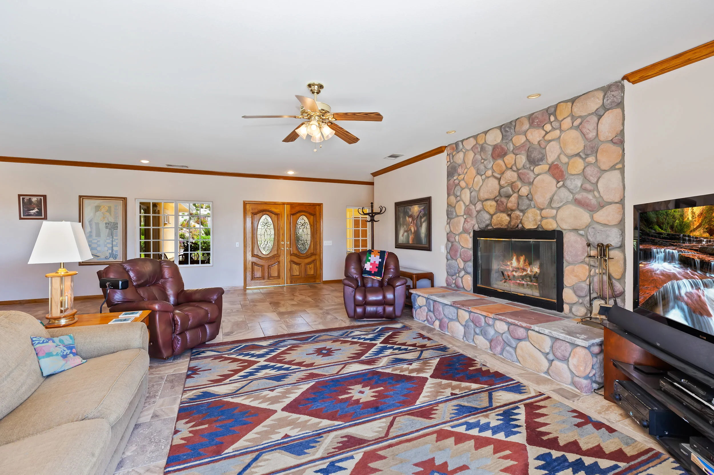 013_Living Room.jpg