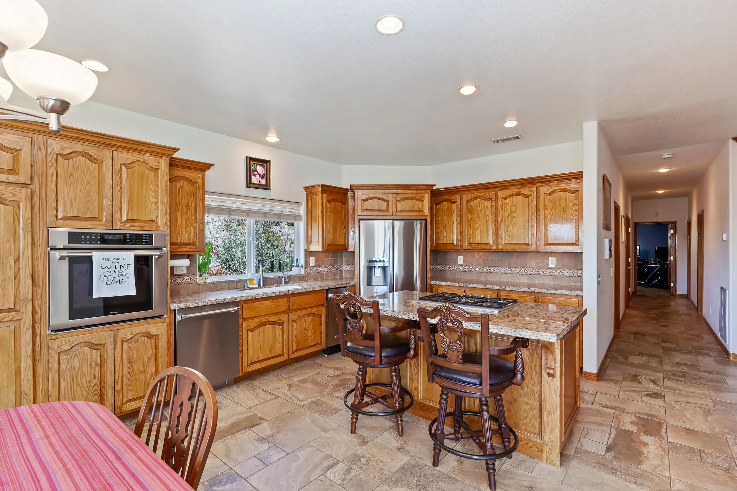 016_Kitchen.jpg
