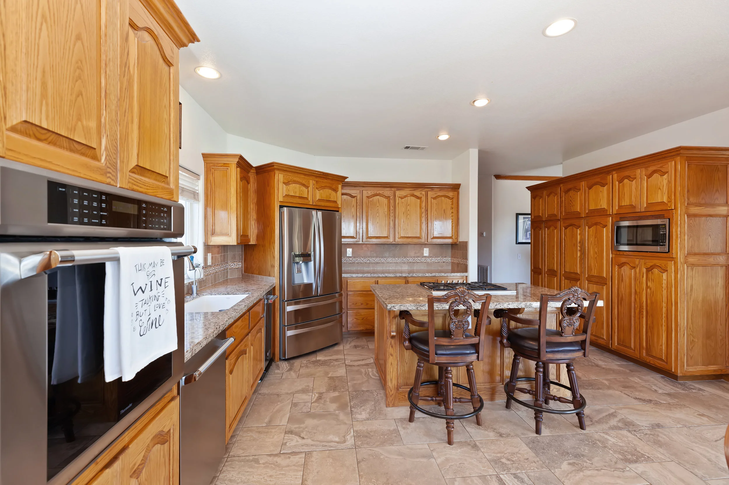 017_Kitchen.jpg