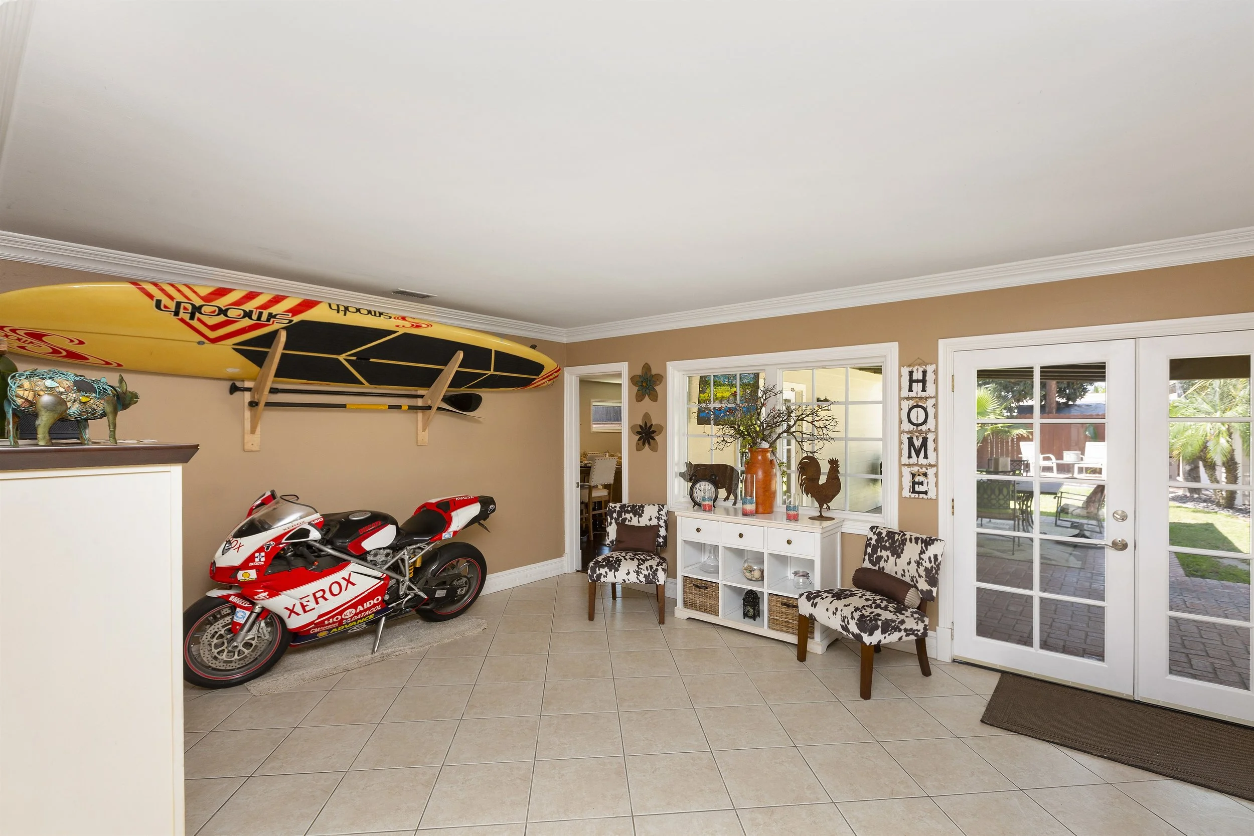 007_Living Room.jpg