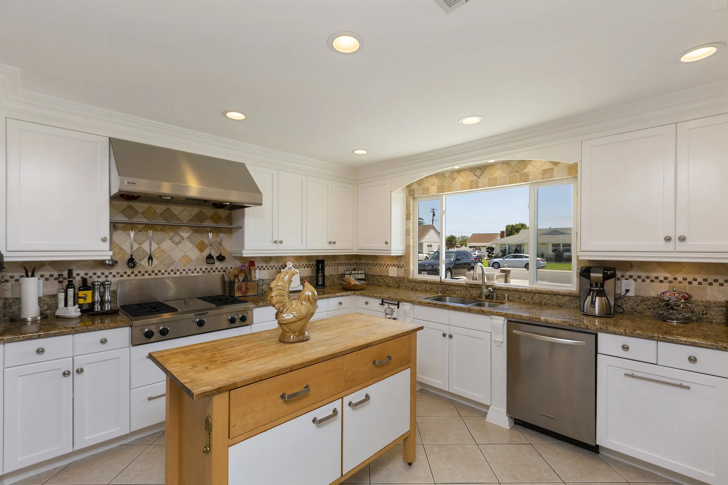 009_Kitchen.jpg