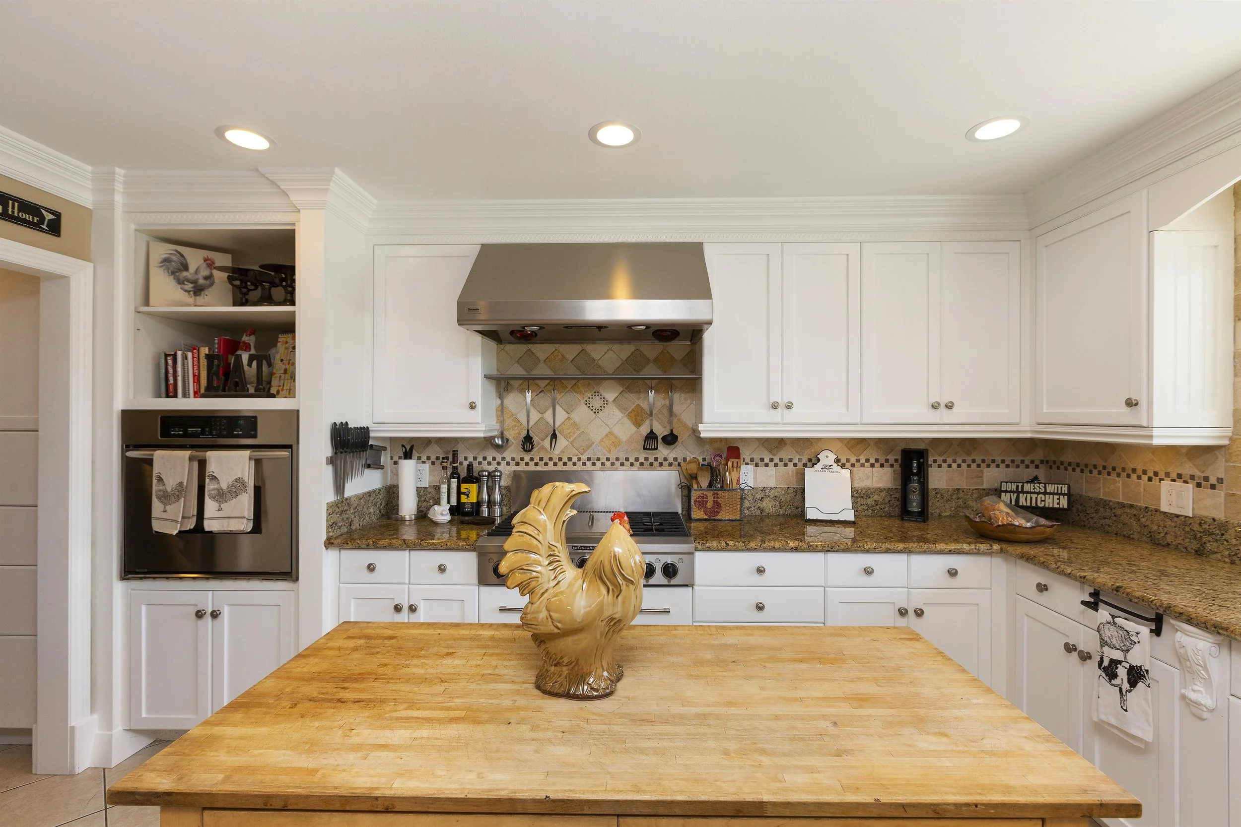 010_Kitchen.jpg