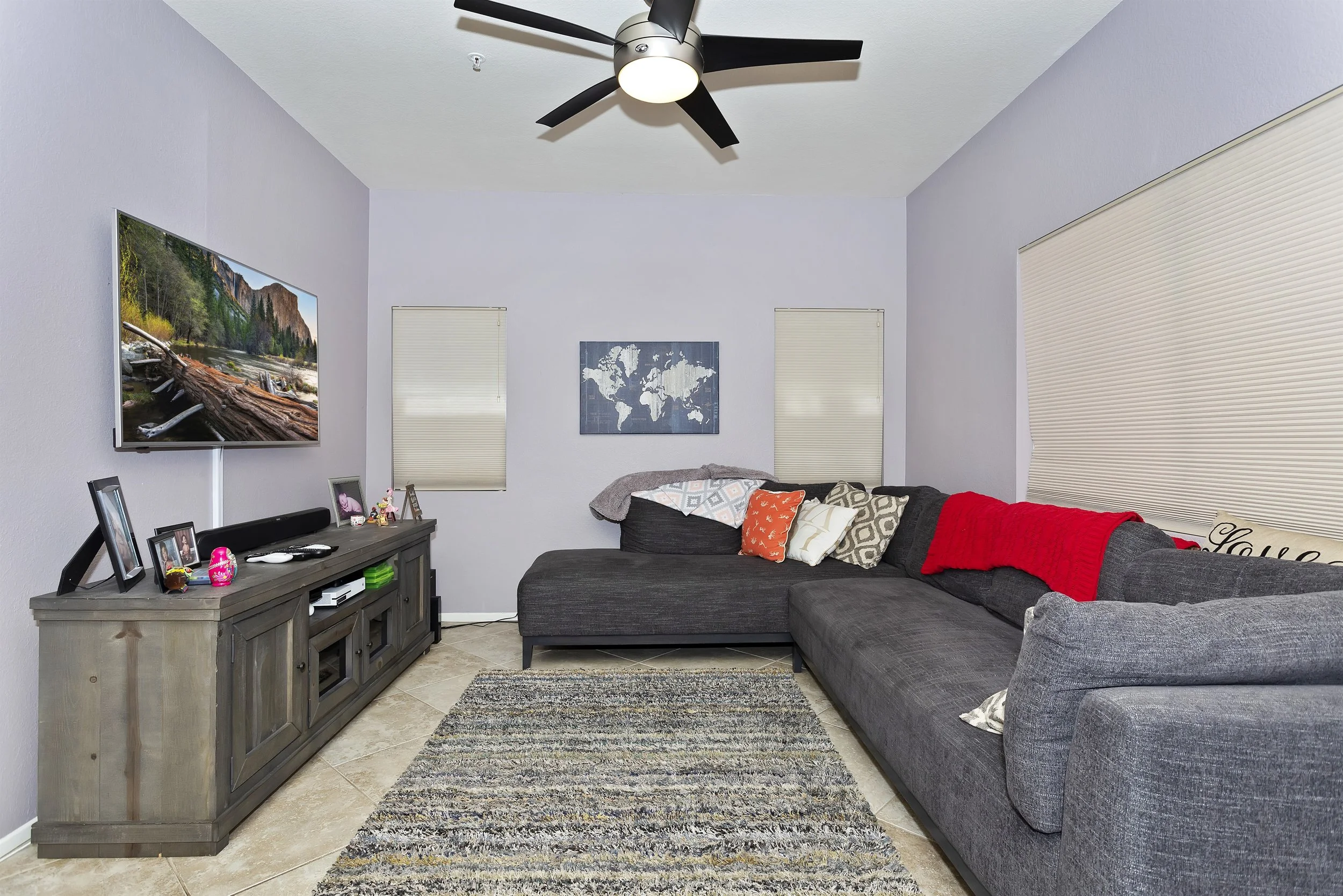 016_Family Room.jpg