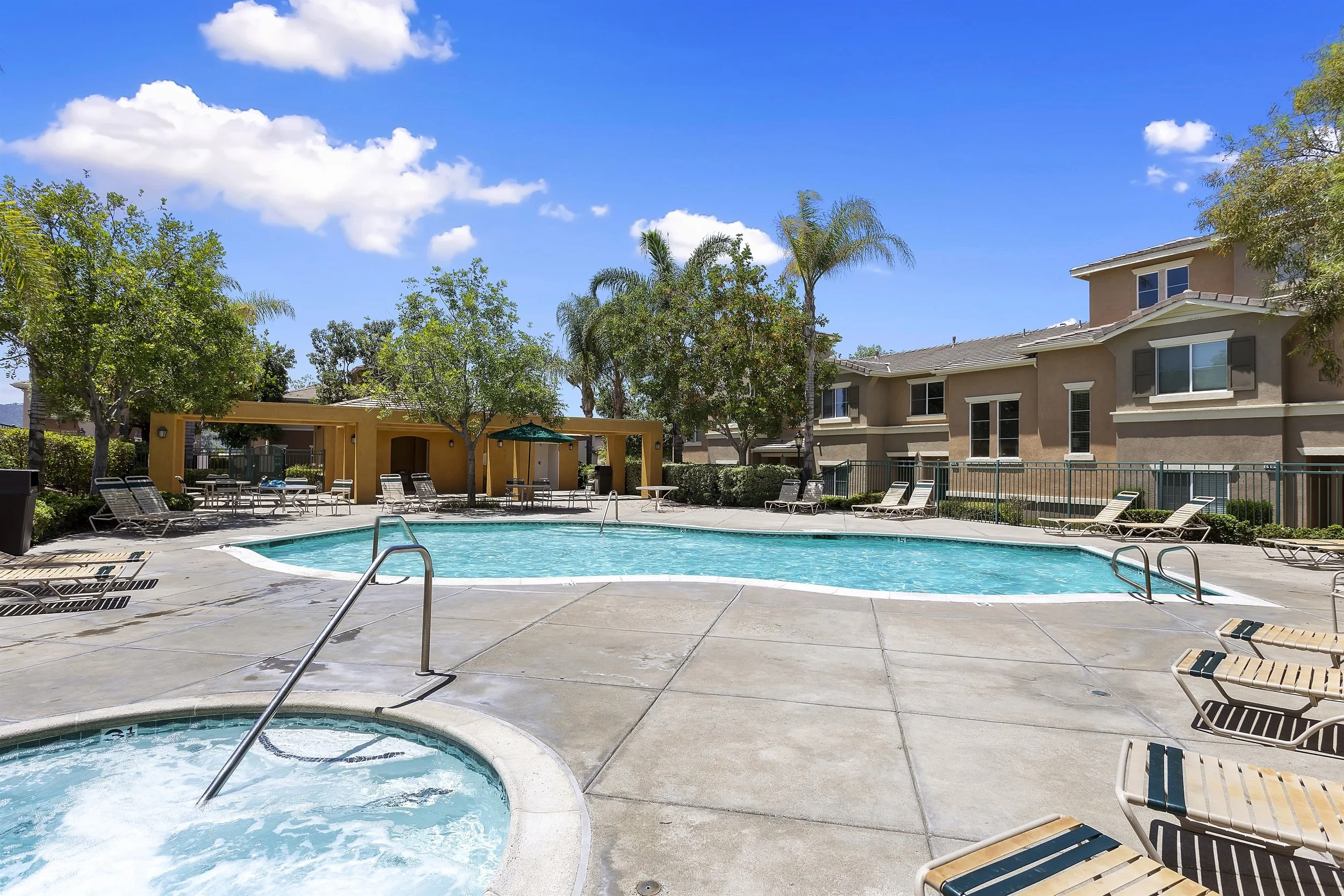 027_Pool.jpg