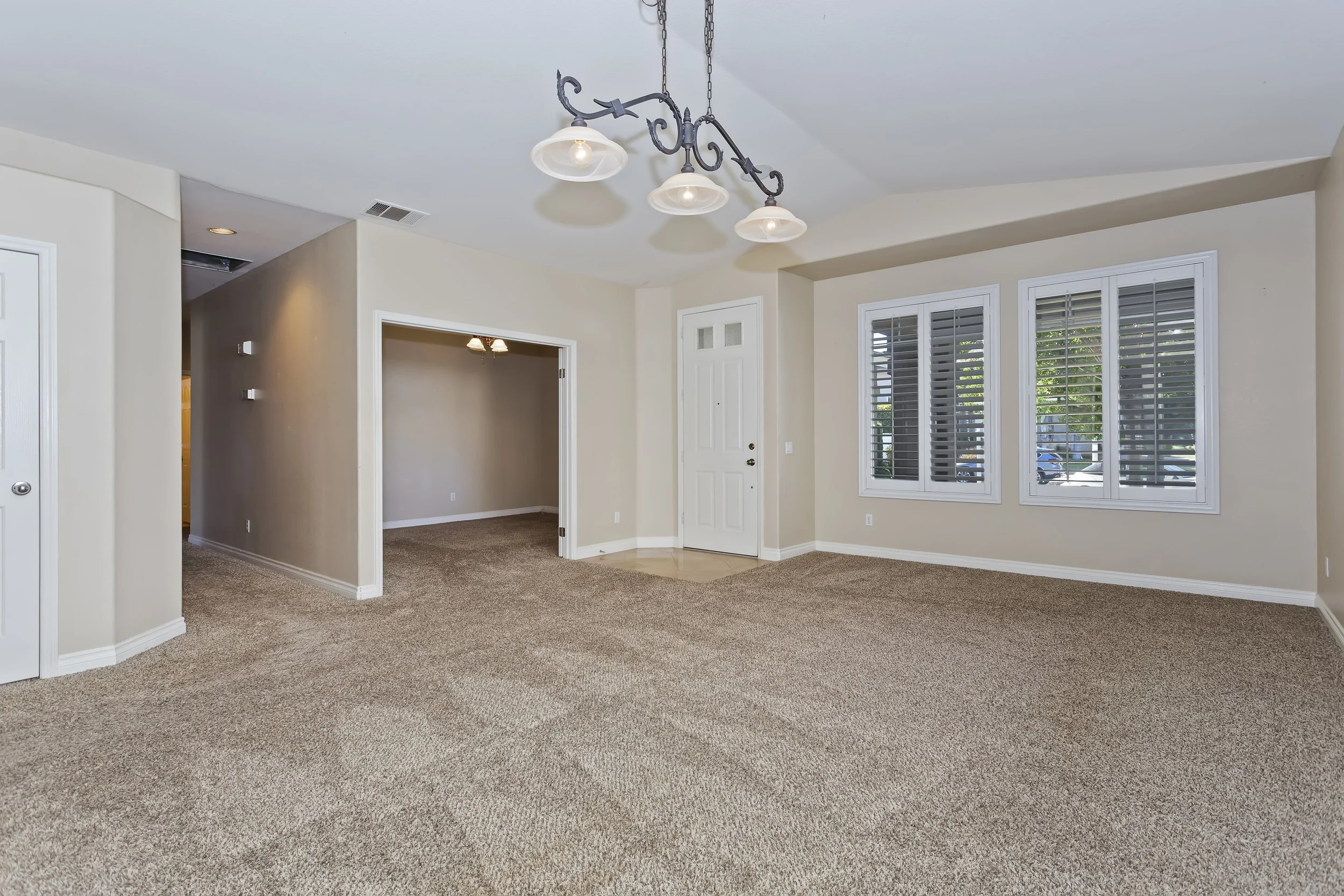 009_Living Room.jpg