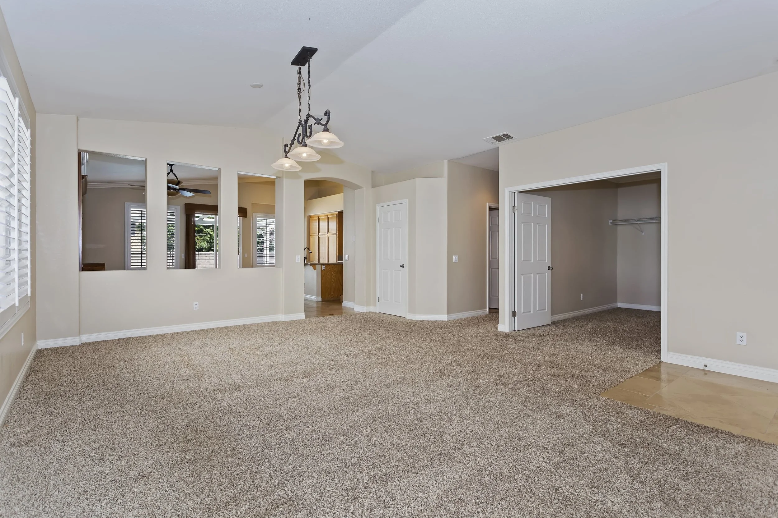 011_Living Room.jpg