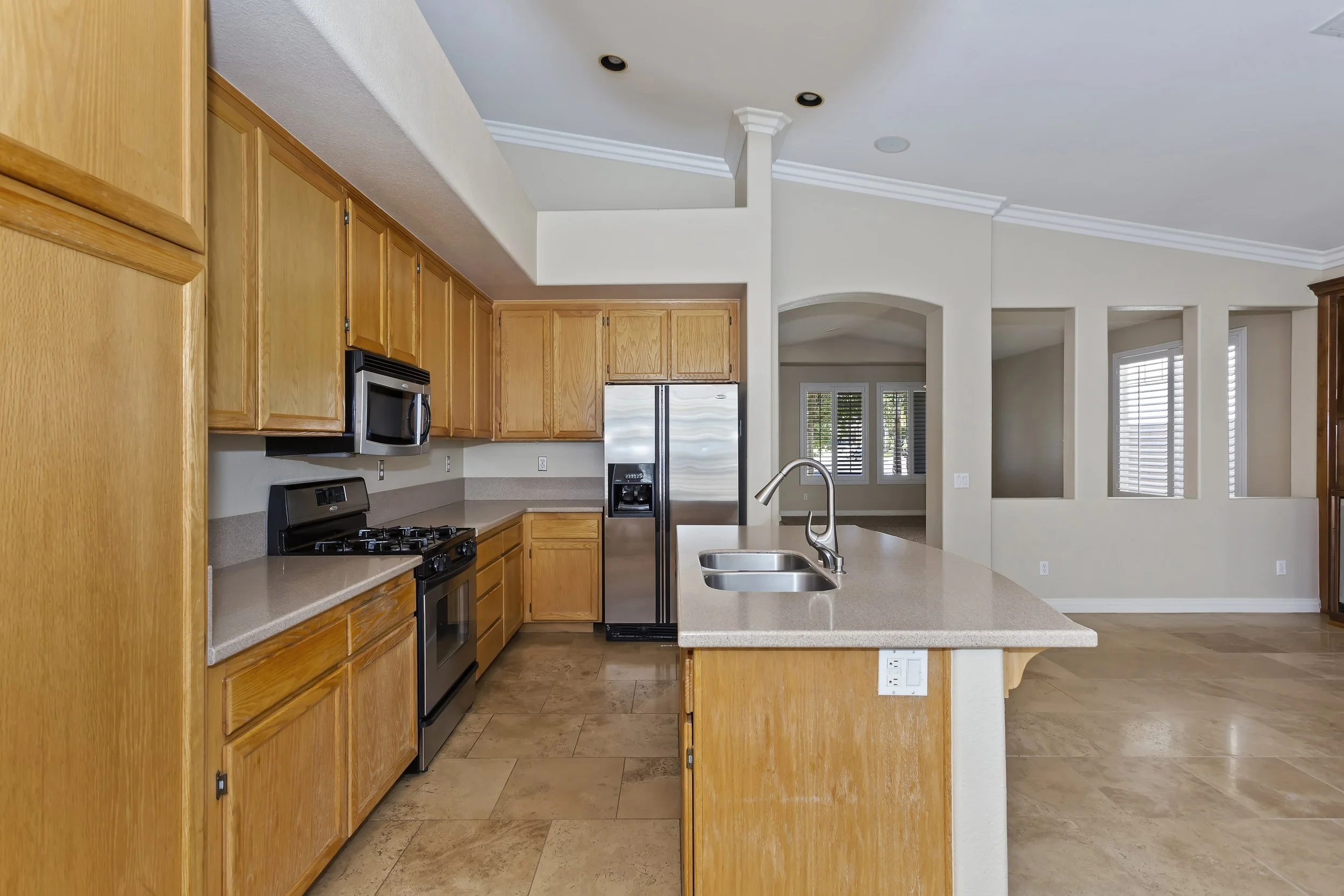 016_Kitchen.jpg