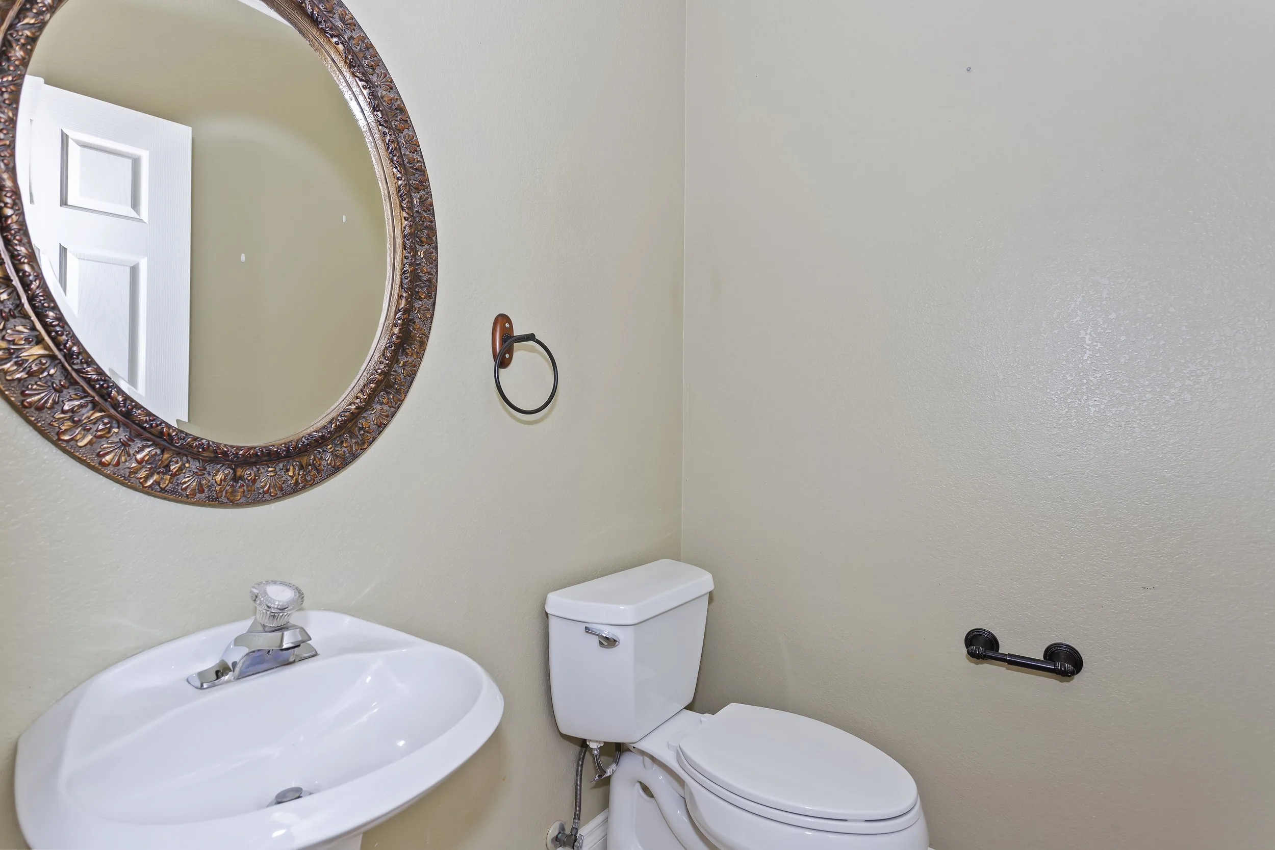 020_Powder Room.jpg