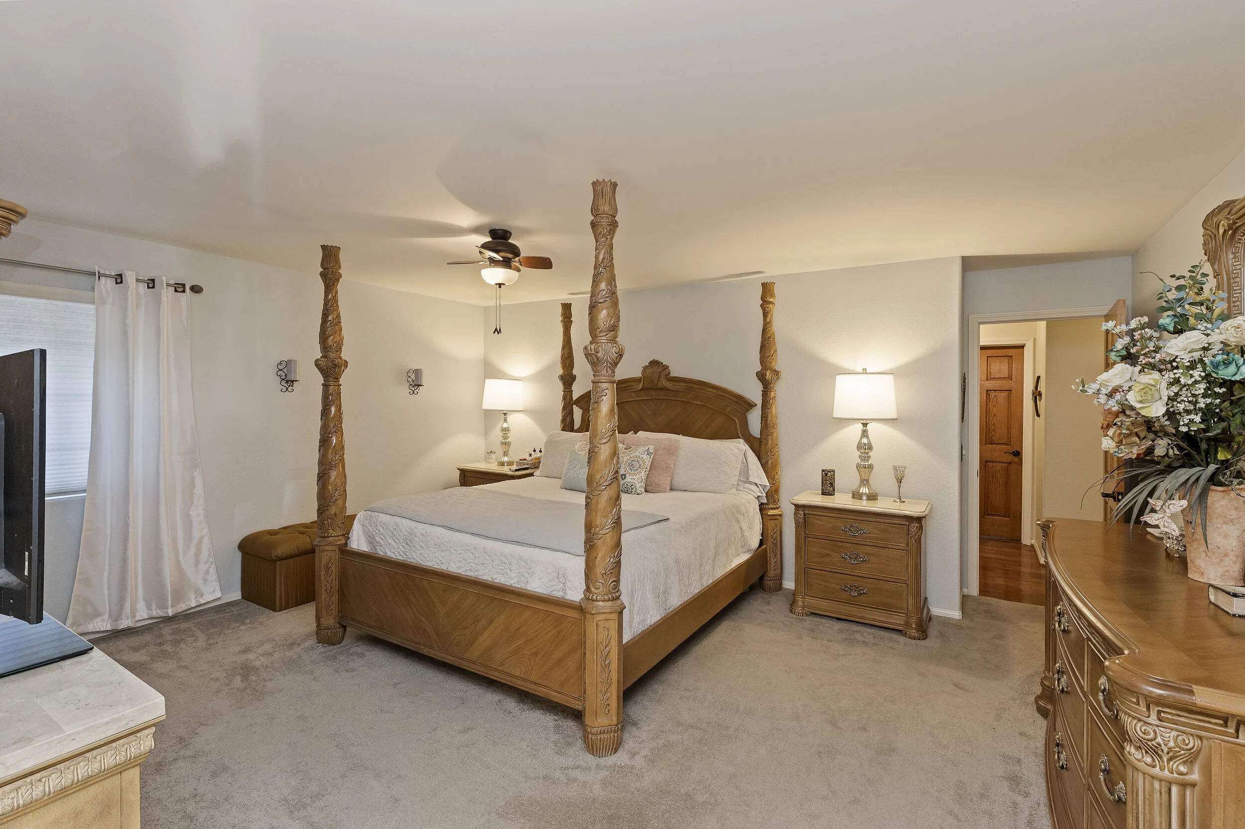 018_Master Bedroom.jpg