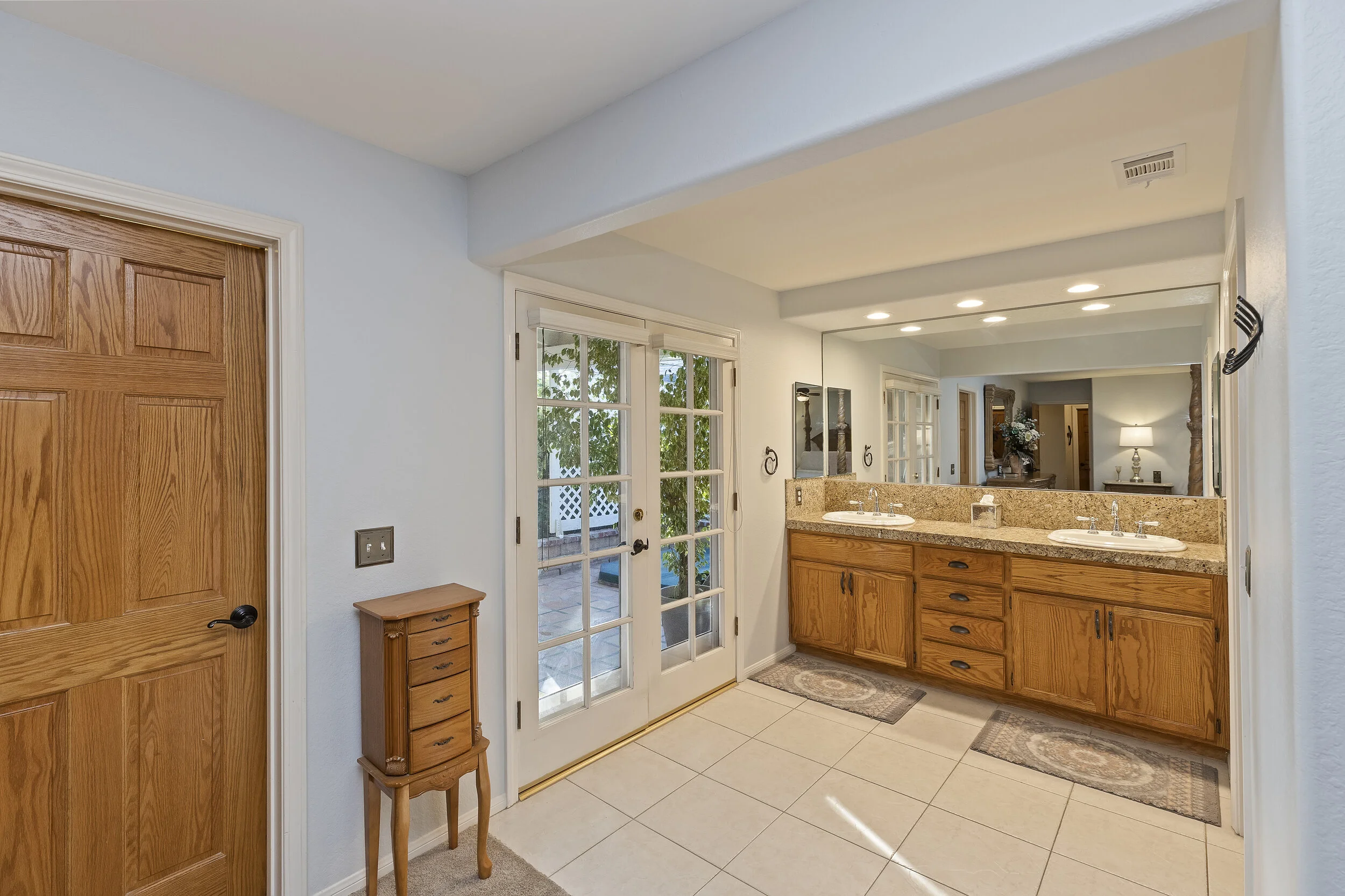 019_Master Bathroom.jpg