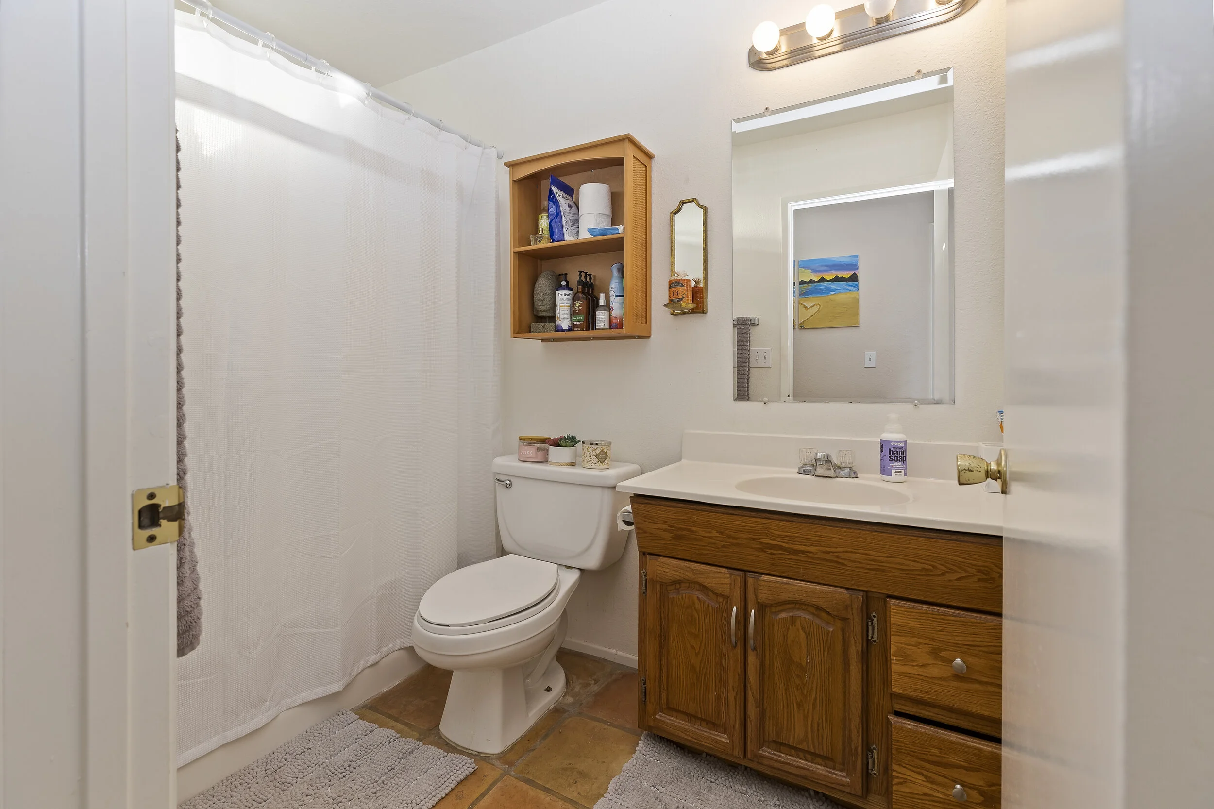 028_Bathroom.jpg
