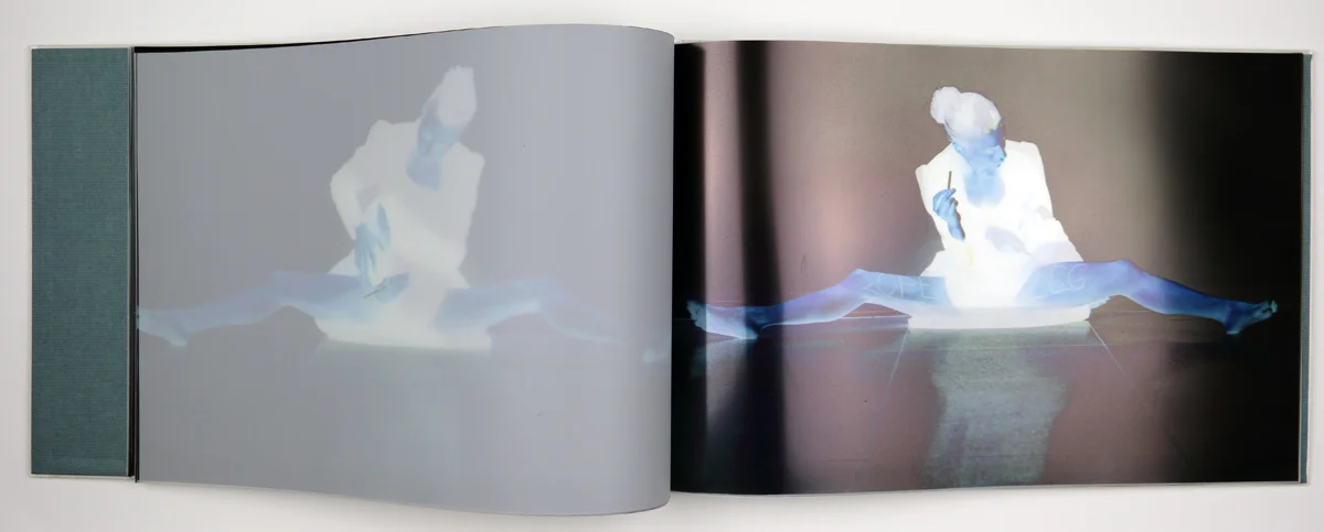 Contain (Woman) 2012