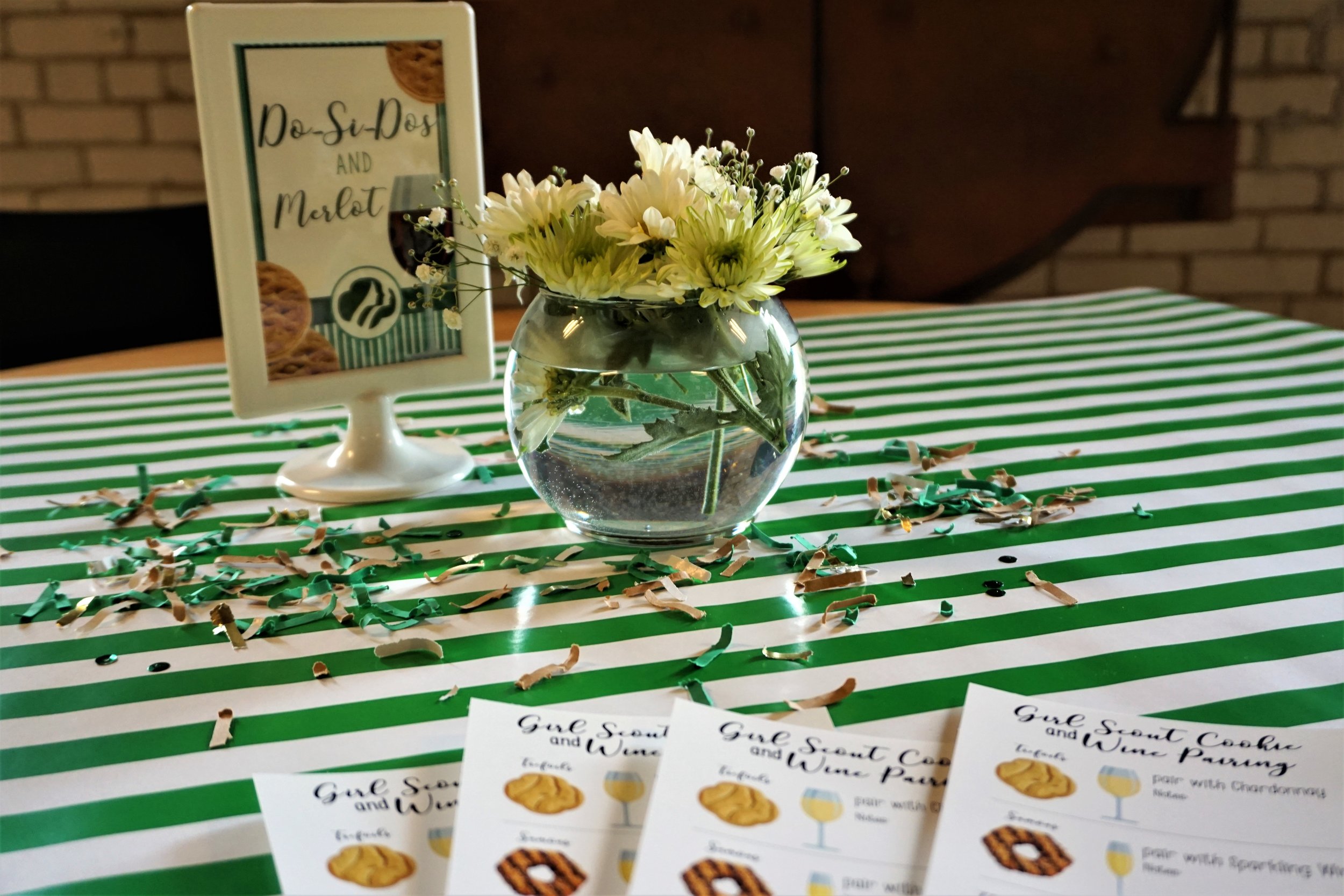  Daisy flower arrangements make the perfect table decor for a Girl Scout themed event. 