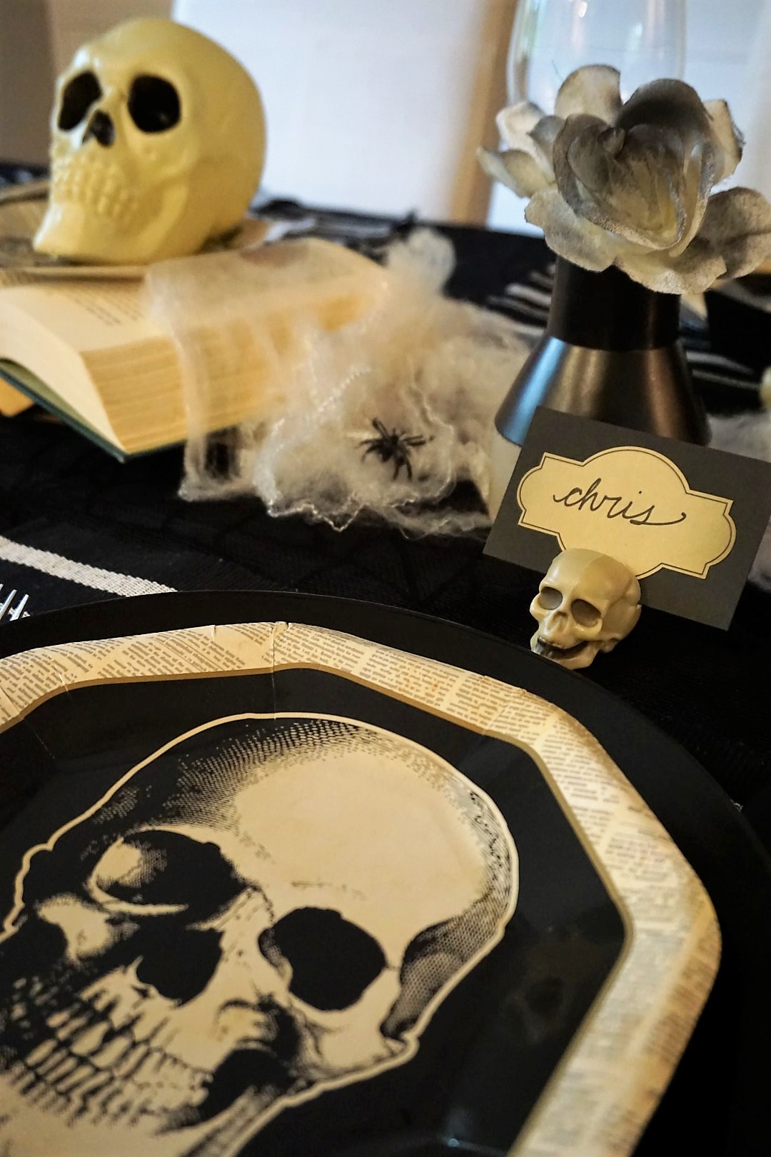  This year I was loving the vintage skull vibes! Click here to learn how to recreate this Halloween tablescape on a budget! | Legally Crafty #halloweendiy #halloweentable #halloweentablescape #halloweendiy 