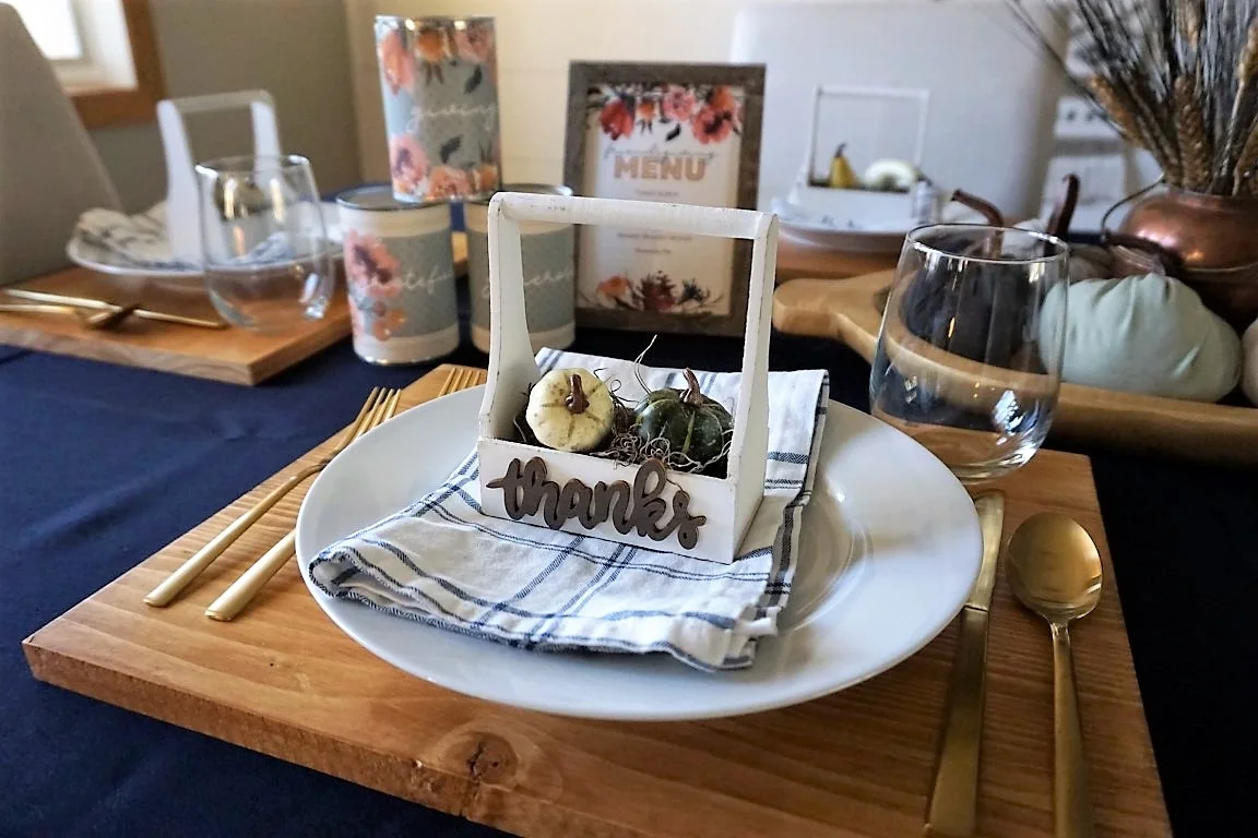  Friendsgiving place setting. 