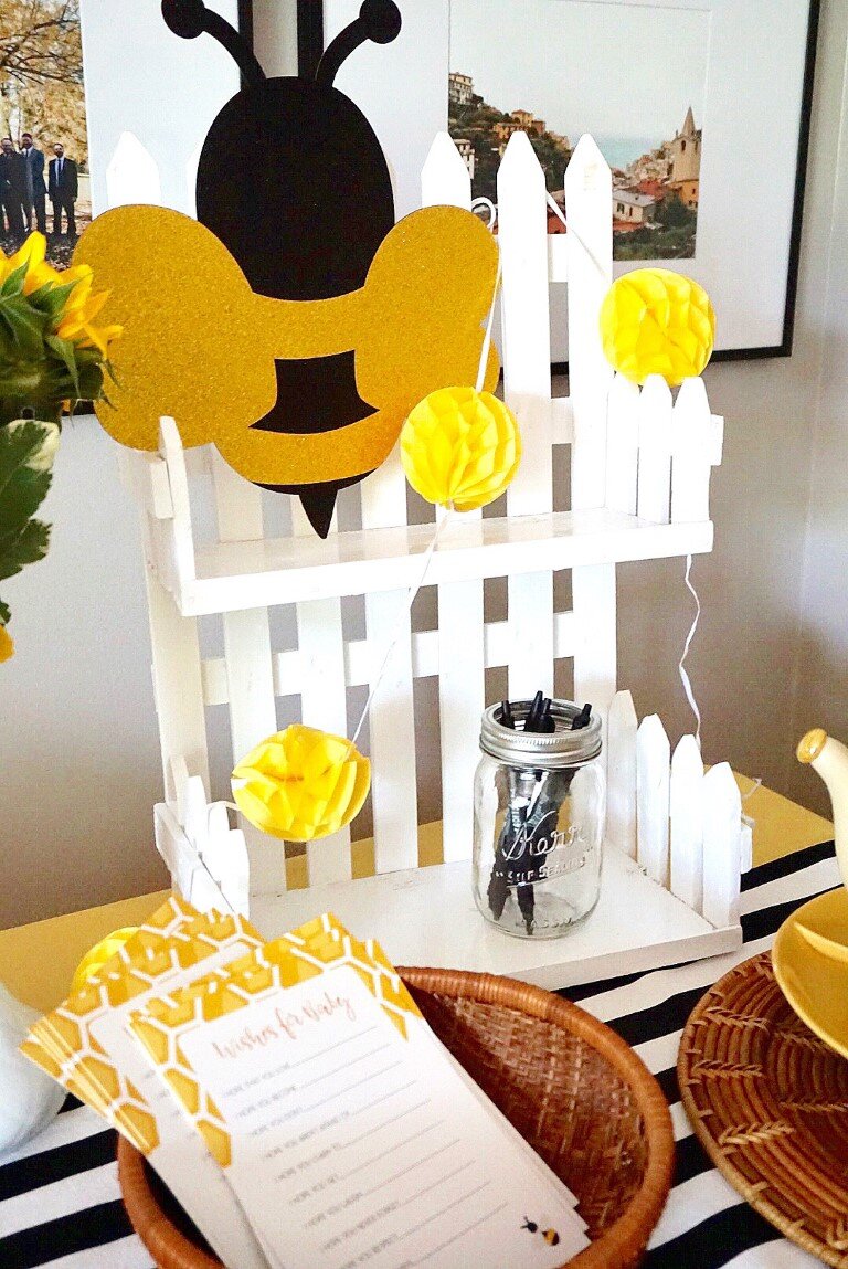 Bee baby shower activity