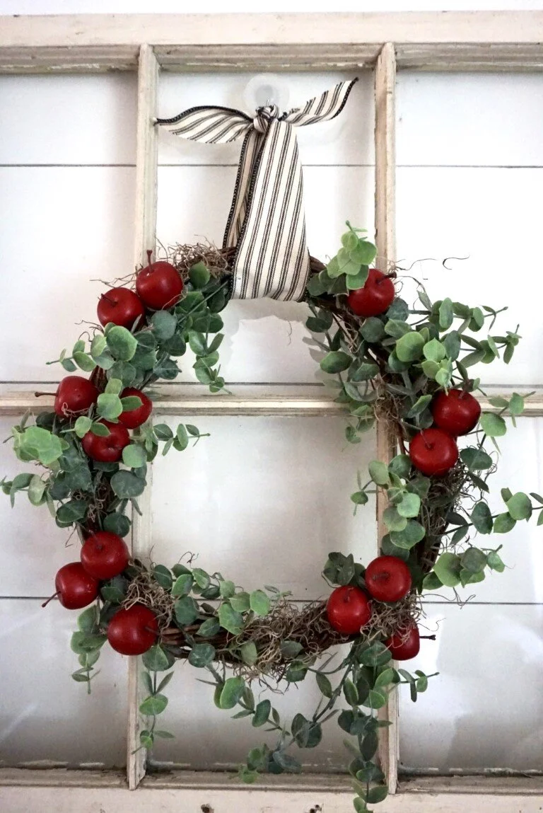 Falling for Apples: DIY Fall Apple Wreath