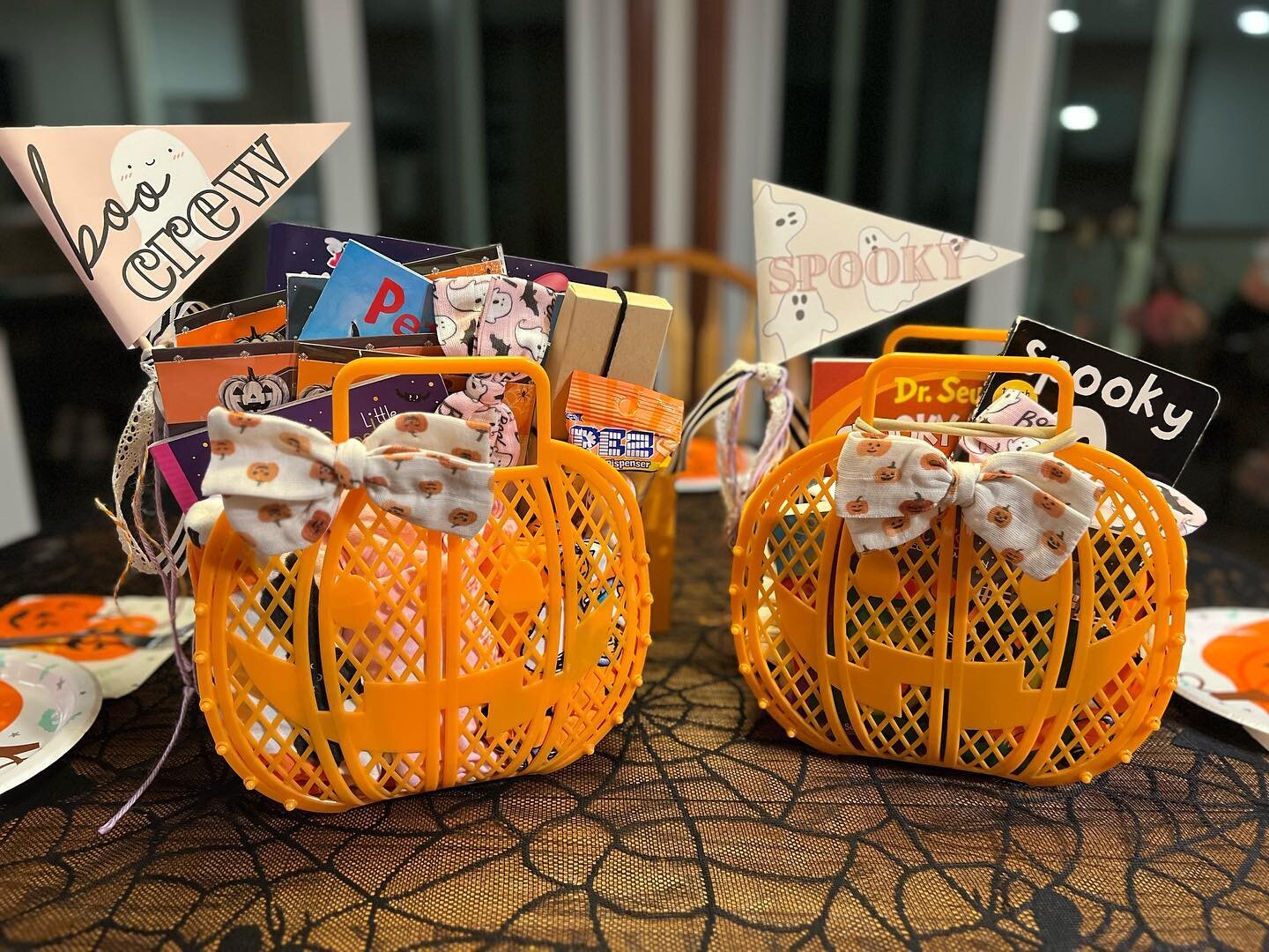 It&rsquo;s officially SPOOKY SEASON! It was so fun to put together Boo baskets for my little girls! Here&rsquo;s what I put in them:
👻 Halloween jammies
🎃Craft kits, stickers, and coloring book from @dollartree and @target 
💀 BOO crayons from @pop