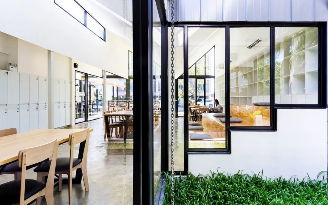 RSD-SteelWindowsGardenArea.jpg