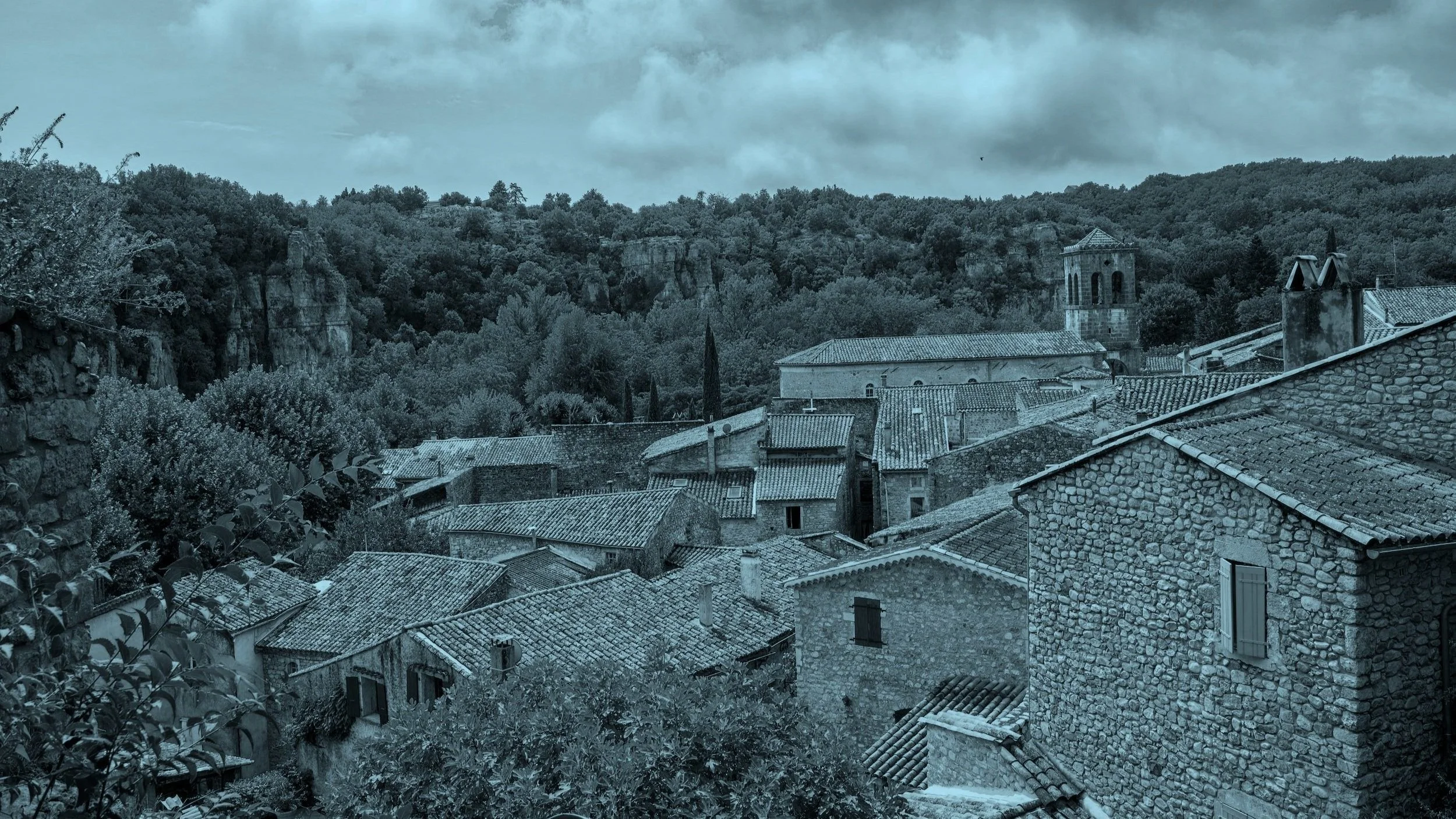 Communes in a Solarpunk Future